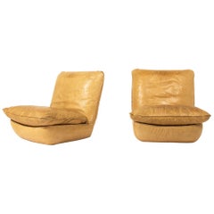 Chaises et Ottoman en cuir français par Airborne