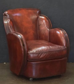 Fauteuil club ou de salon en cuir français de l'époque Art déco