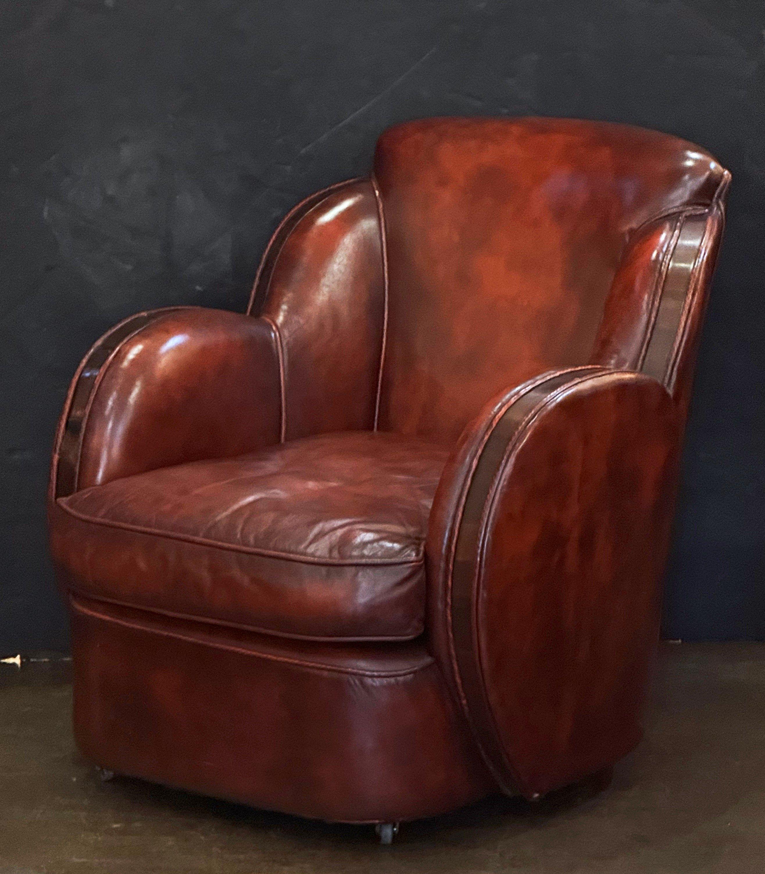 Sillón de cuero francés de la época Art Déco Art Decó en venta
