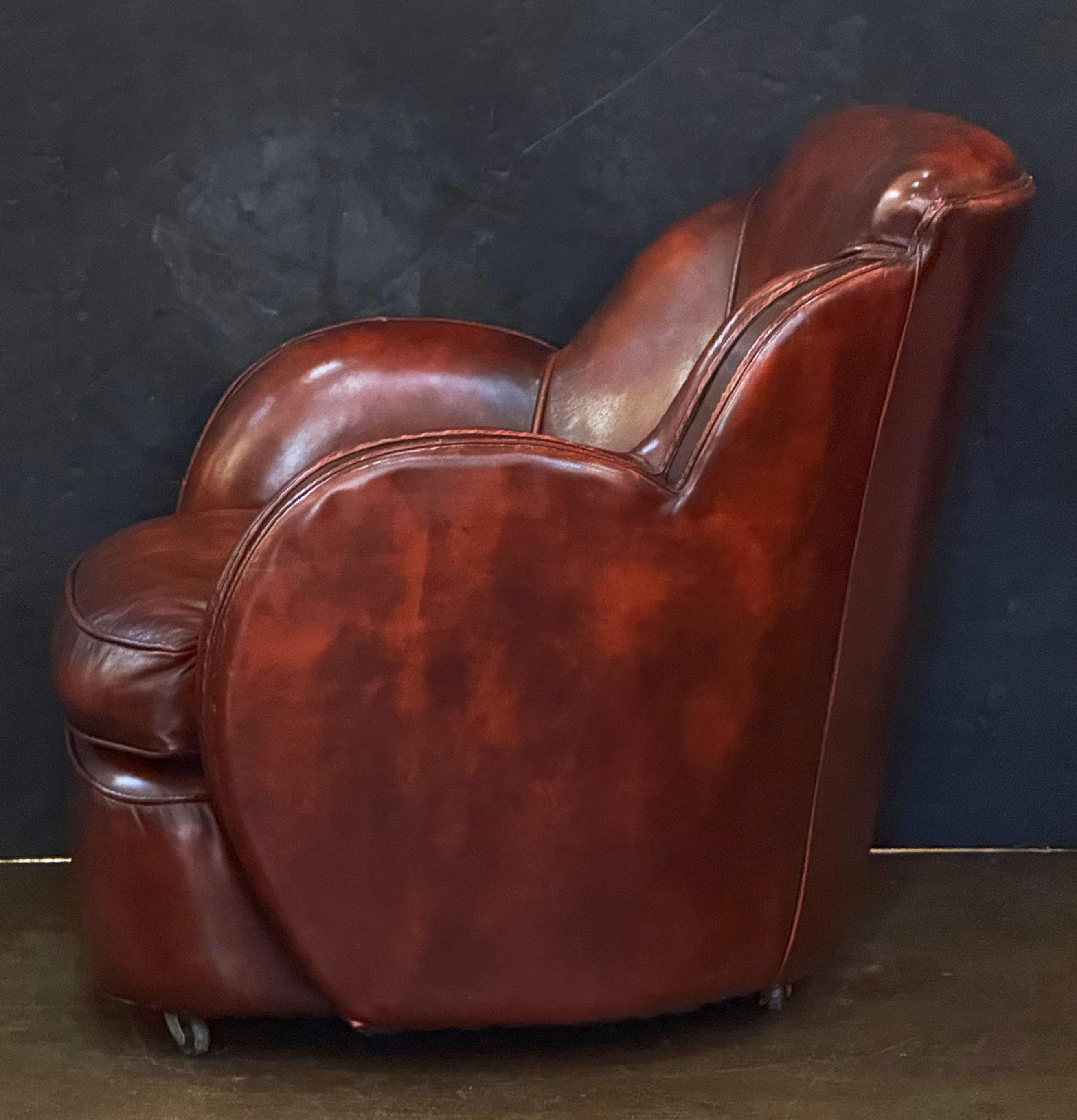 Sillón de cuero francés de la época Art Déco en Bueno estado para la venta en Austin, TX
