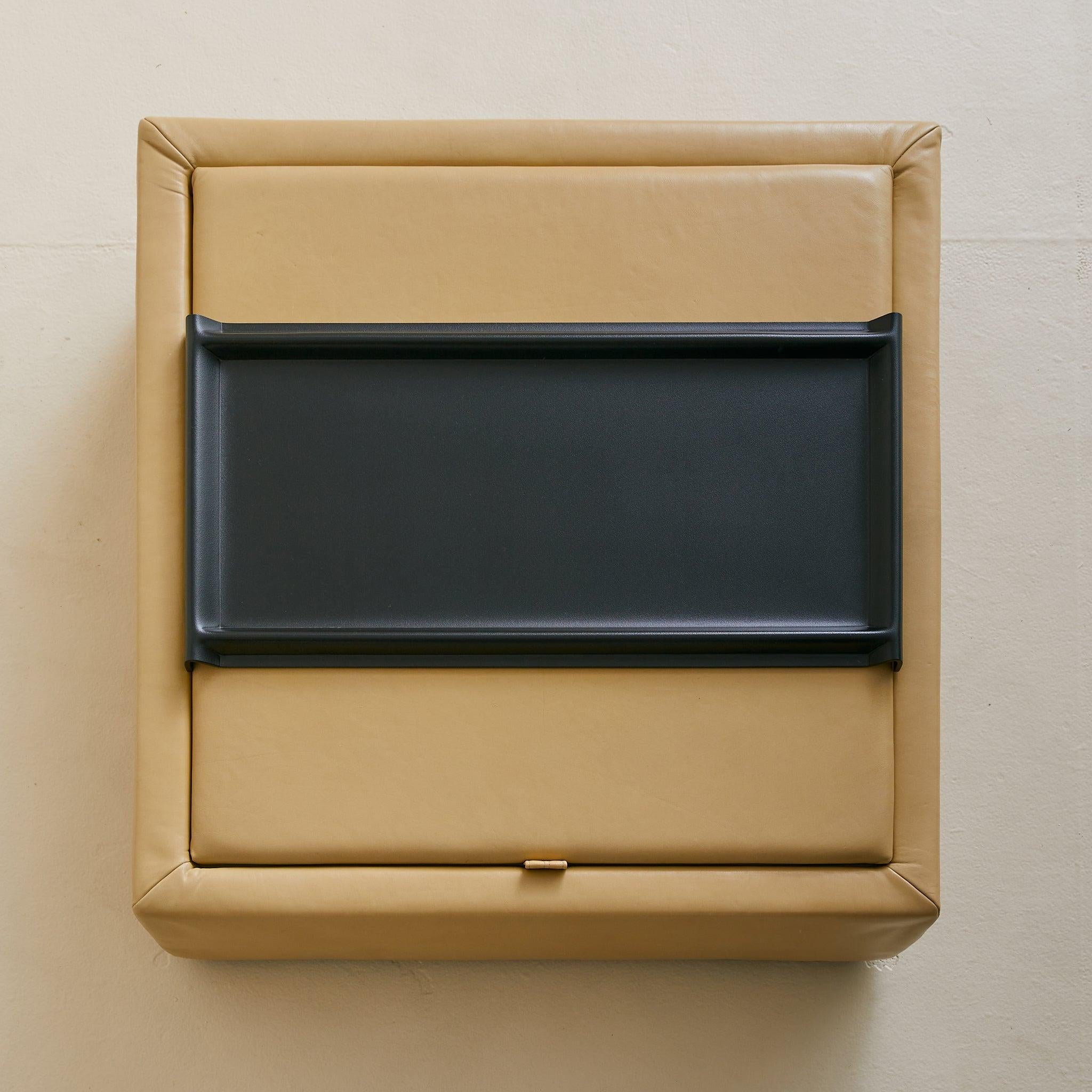 Fin du 20e siècle French Leather Coffee Table with Storage by Ligne Roset, 1970s en vente