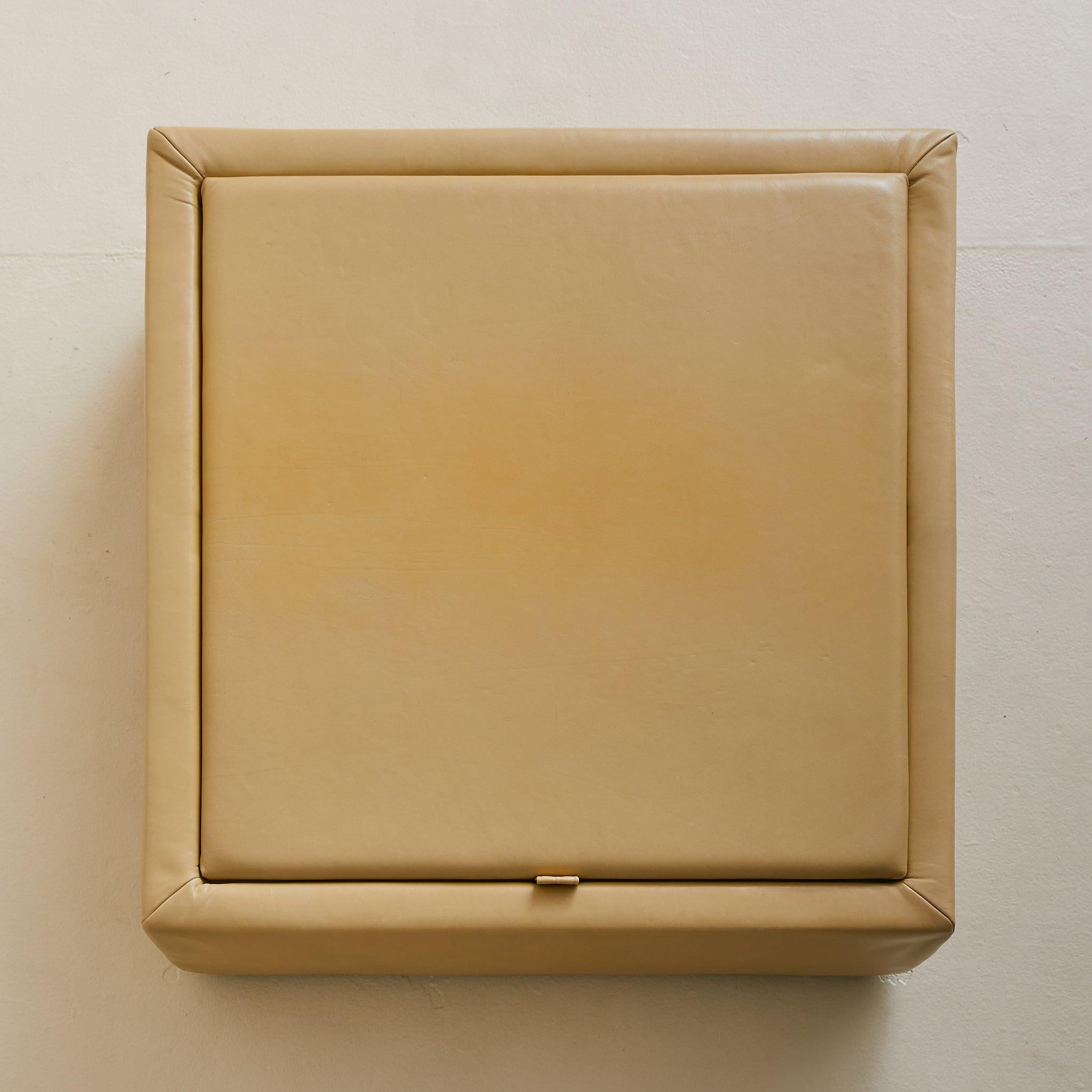 Cuir French Leather Coffee Table with Storage by Ligne Roset, 1970s en vente