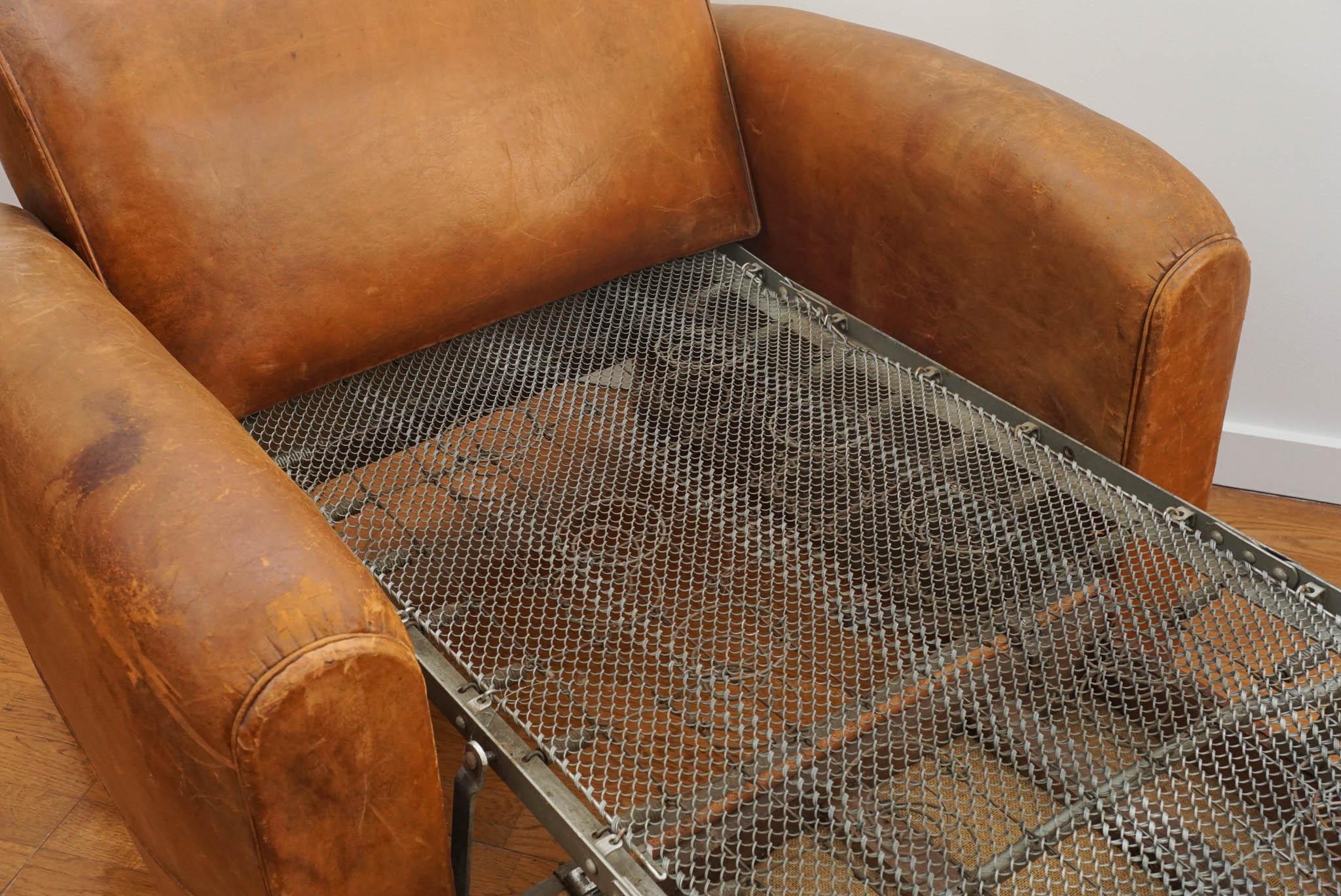Hand-Crafted French Leather Convertible Lounge Chair by Erton For Sale