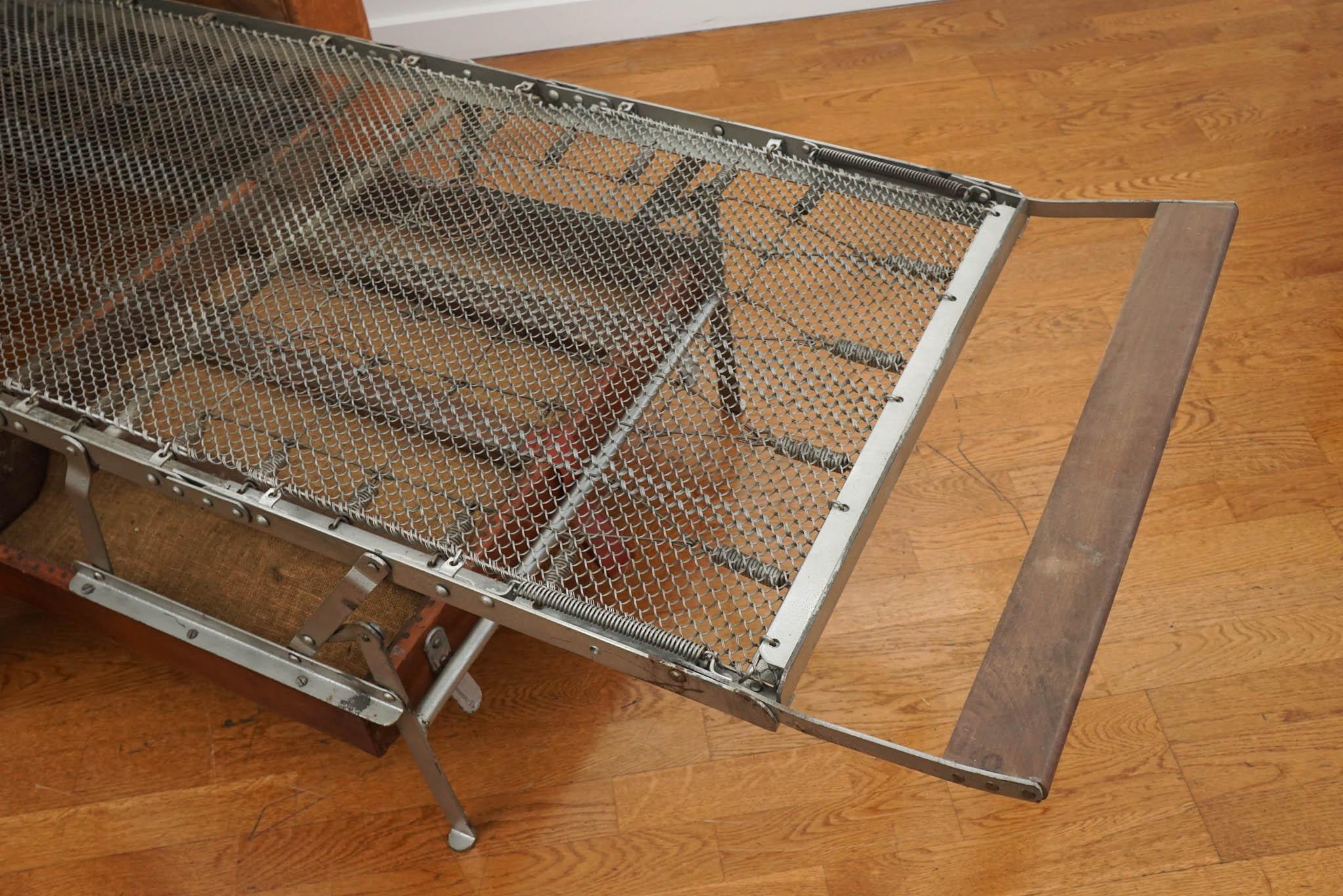 French Leather Convertible Lounge Chair by Erton In Fair Condition For Sale In Hudson, NY