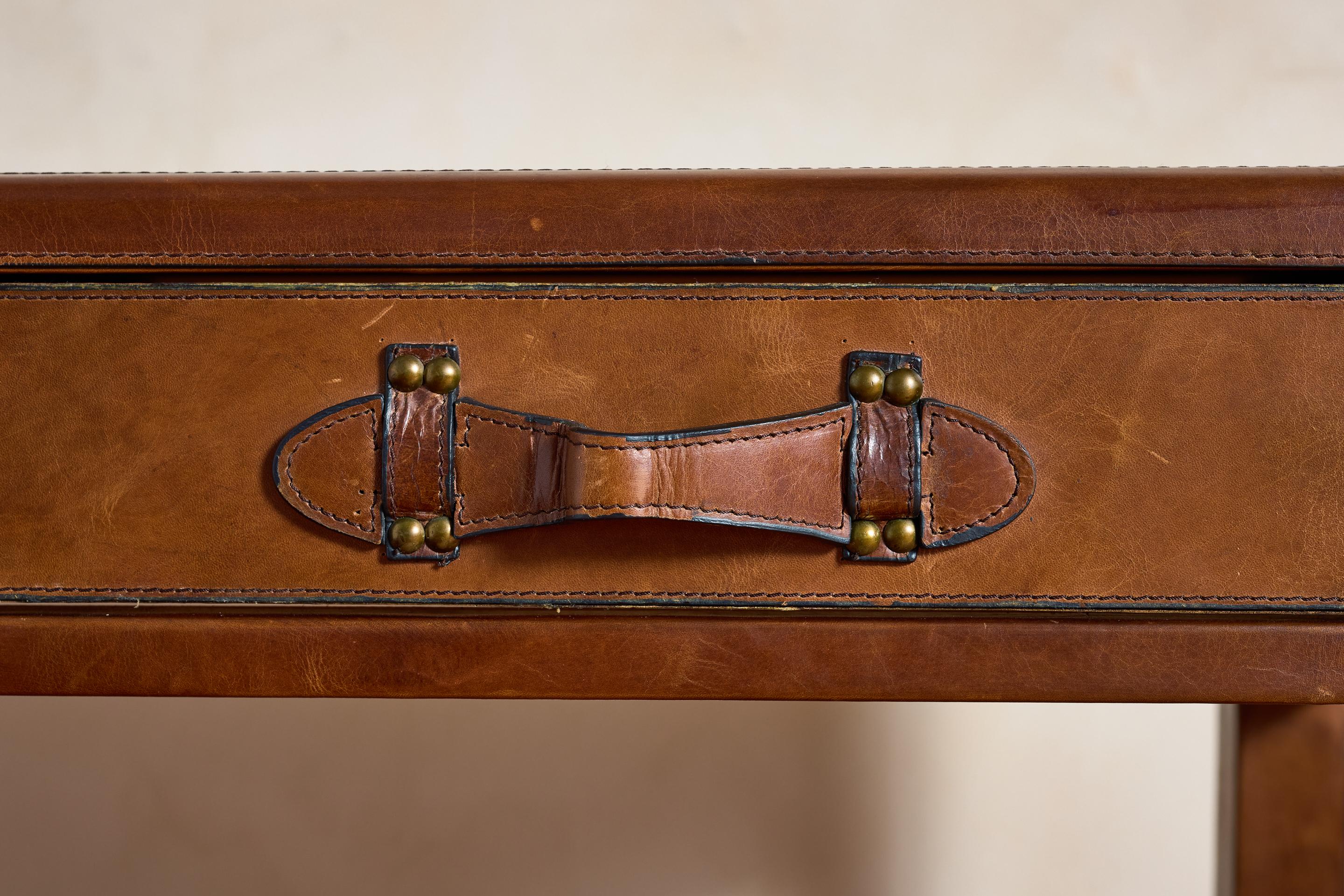French Leather Desk In Good Condition For Sale In Beverly Hills, CA