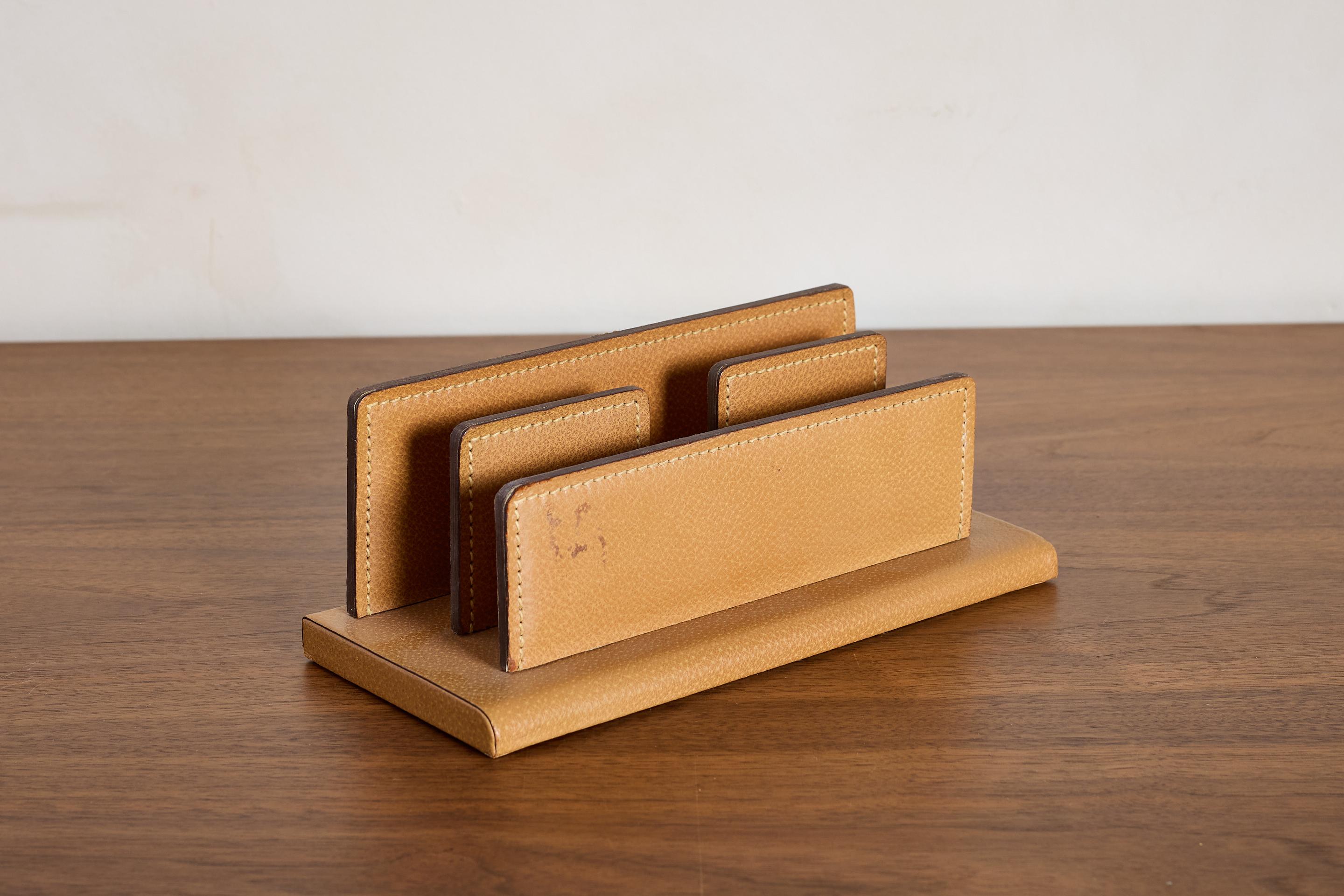 Französischer Leder-Schreibtisch-Organizer von Le Tanneur (Ende des 20. Jahrhunderts) im Angebot