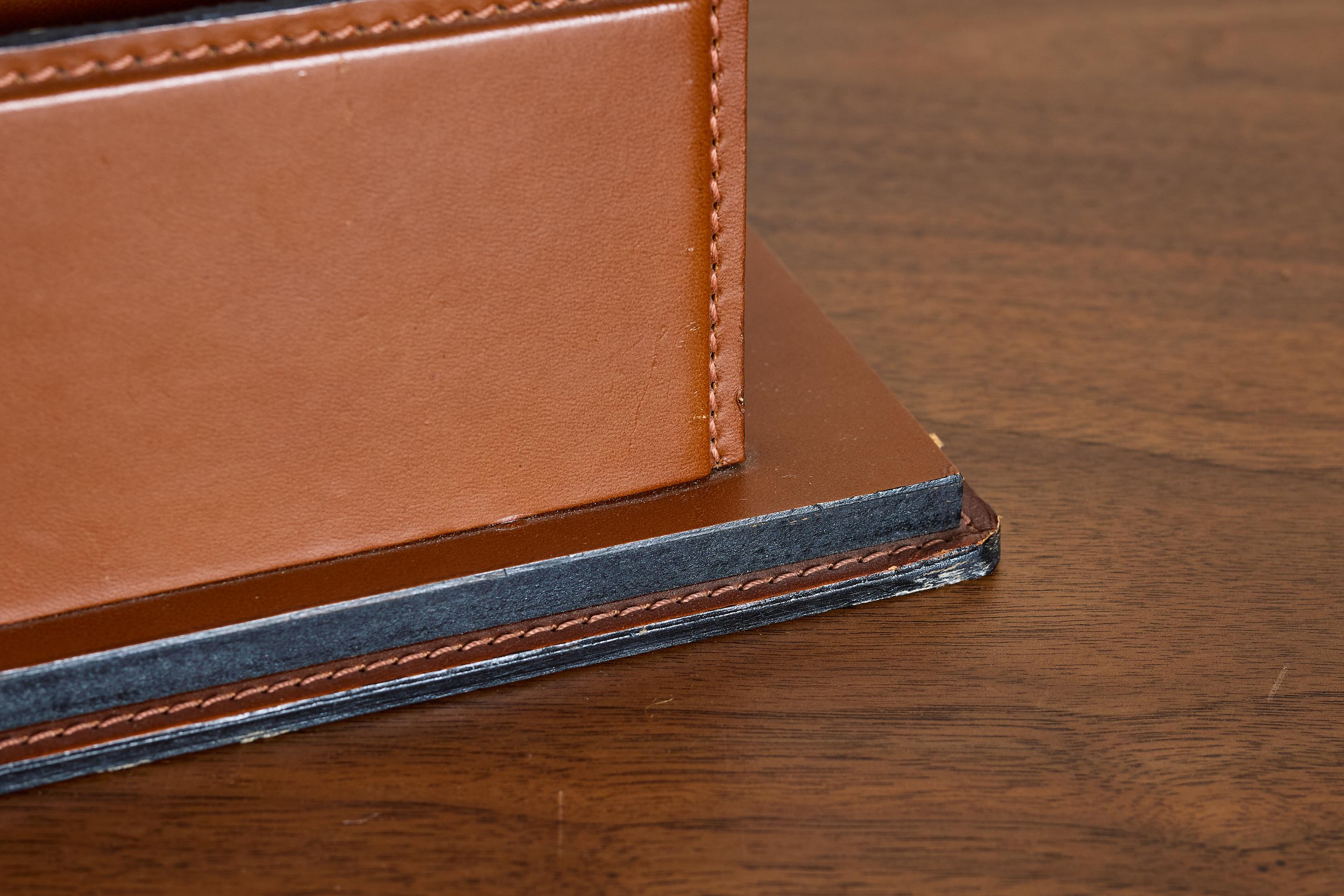 Französischer Leder-Schreibtisch-Organizer von Le Tanneur im Angebot 4