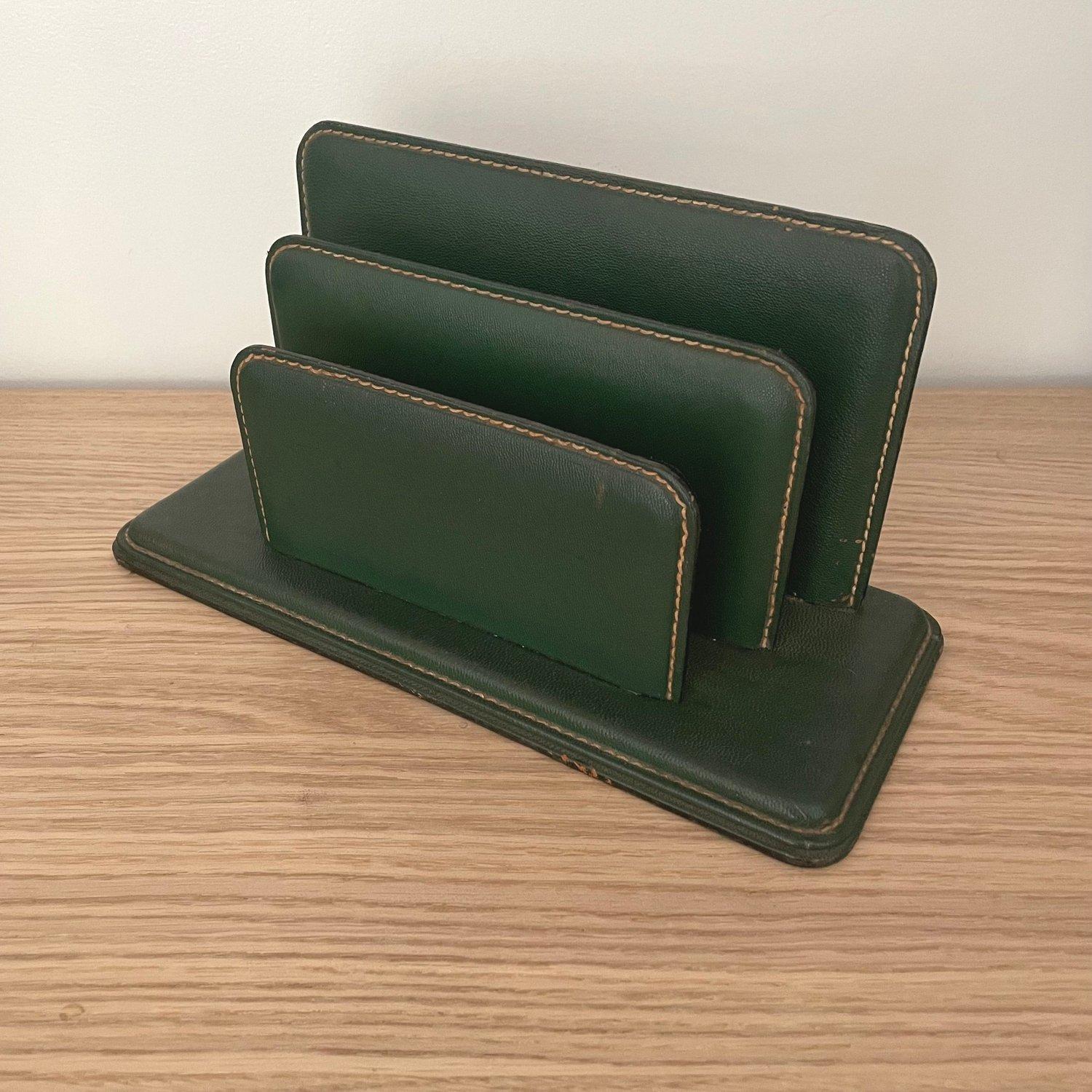 Schreibtisch-Set aus Leder im Stil von Jacques Adnet (Französisch) im Angebot