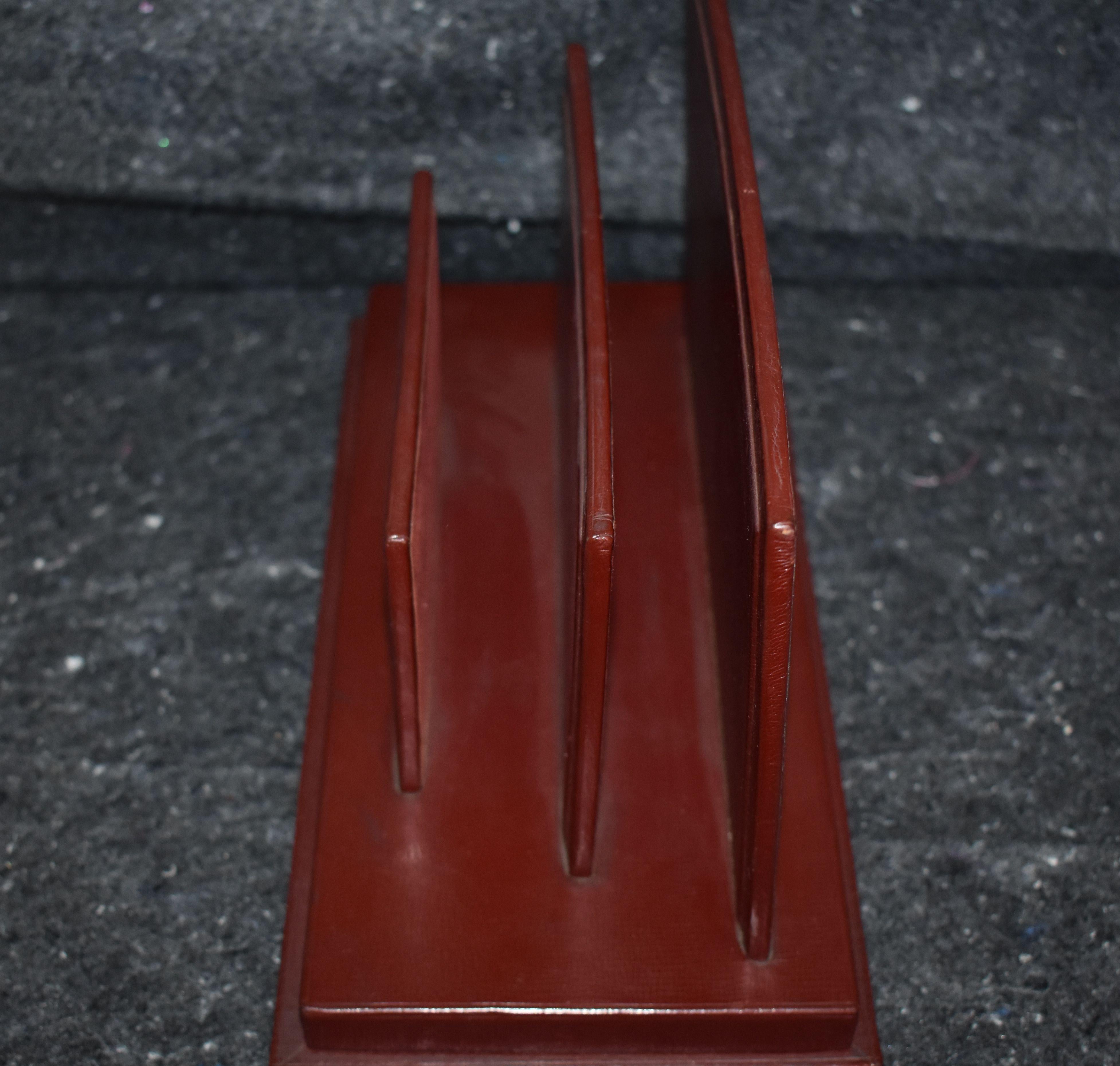 French Leather Desktop Letter Holder In Good Condition For Sale In Cathedral City, CA