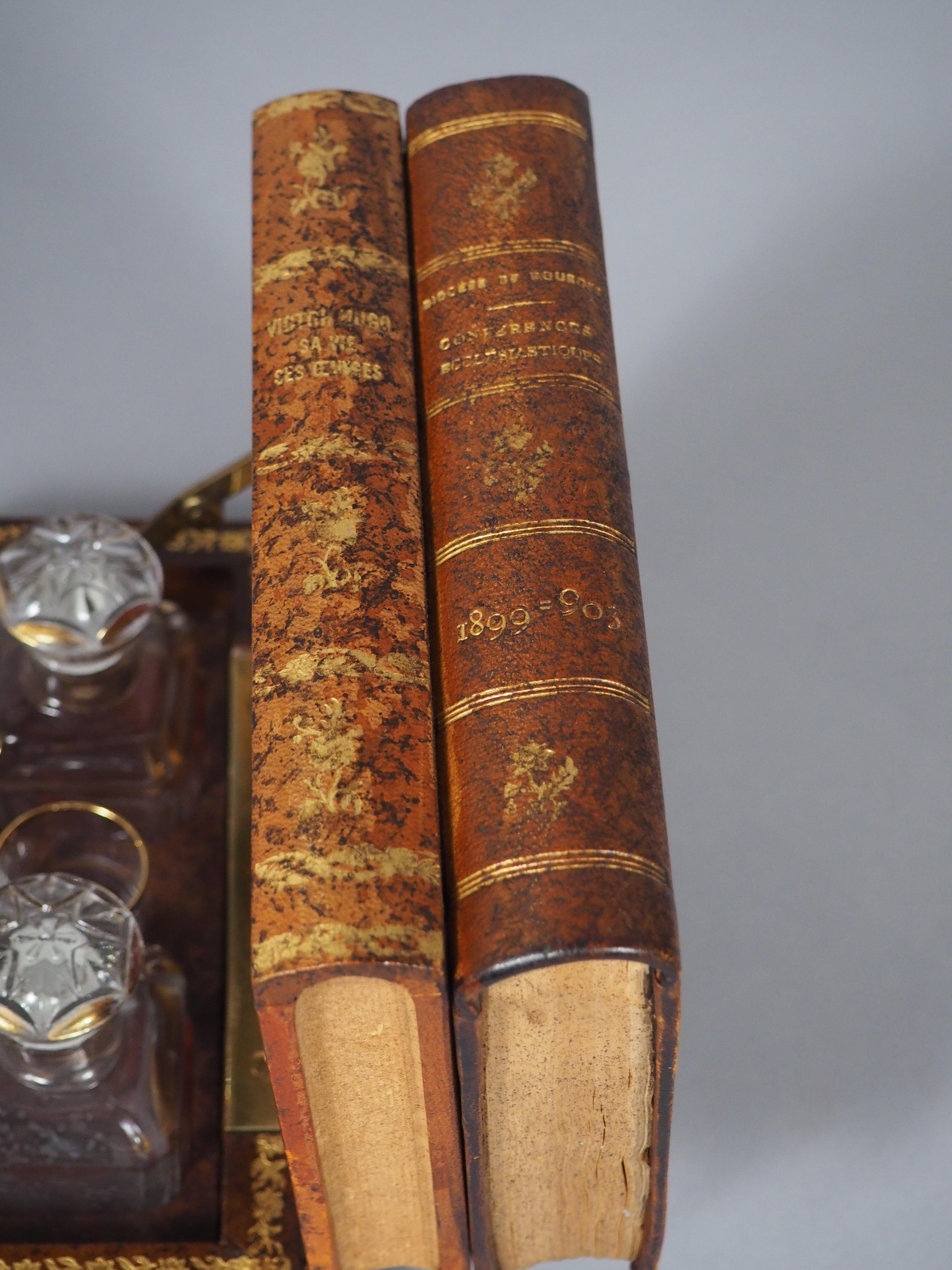 Französisch Leder Faux Buch Stack Cave ein Likör, CIRCA 1900 im Angebot 5