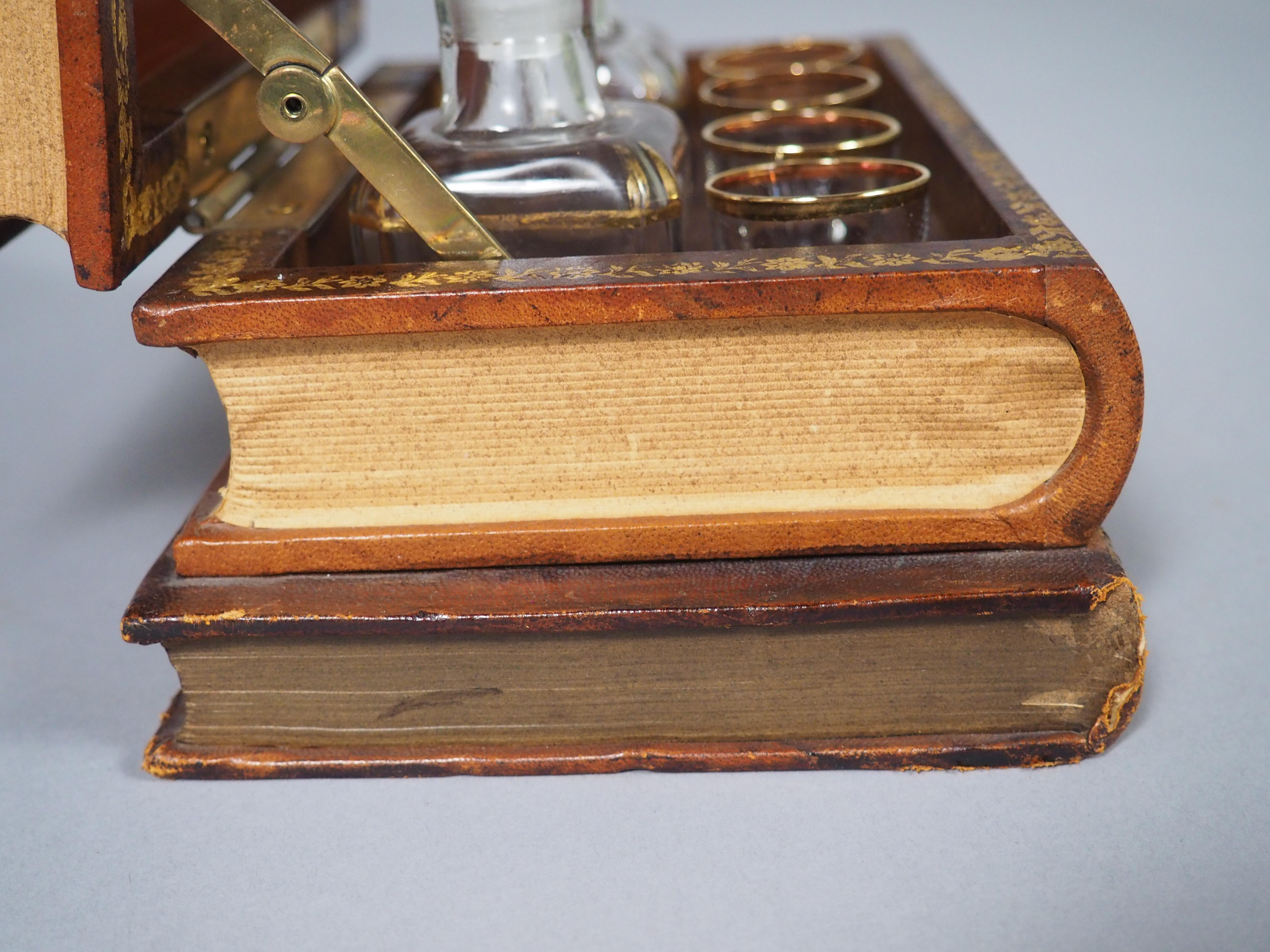 Französisch Leder Faux Buch Stack Cave ein Likör, CIRCA 1900 im Angebot 10