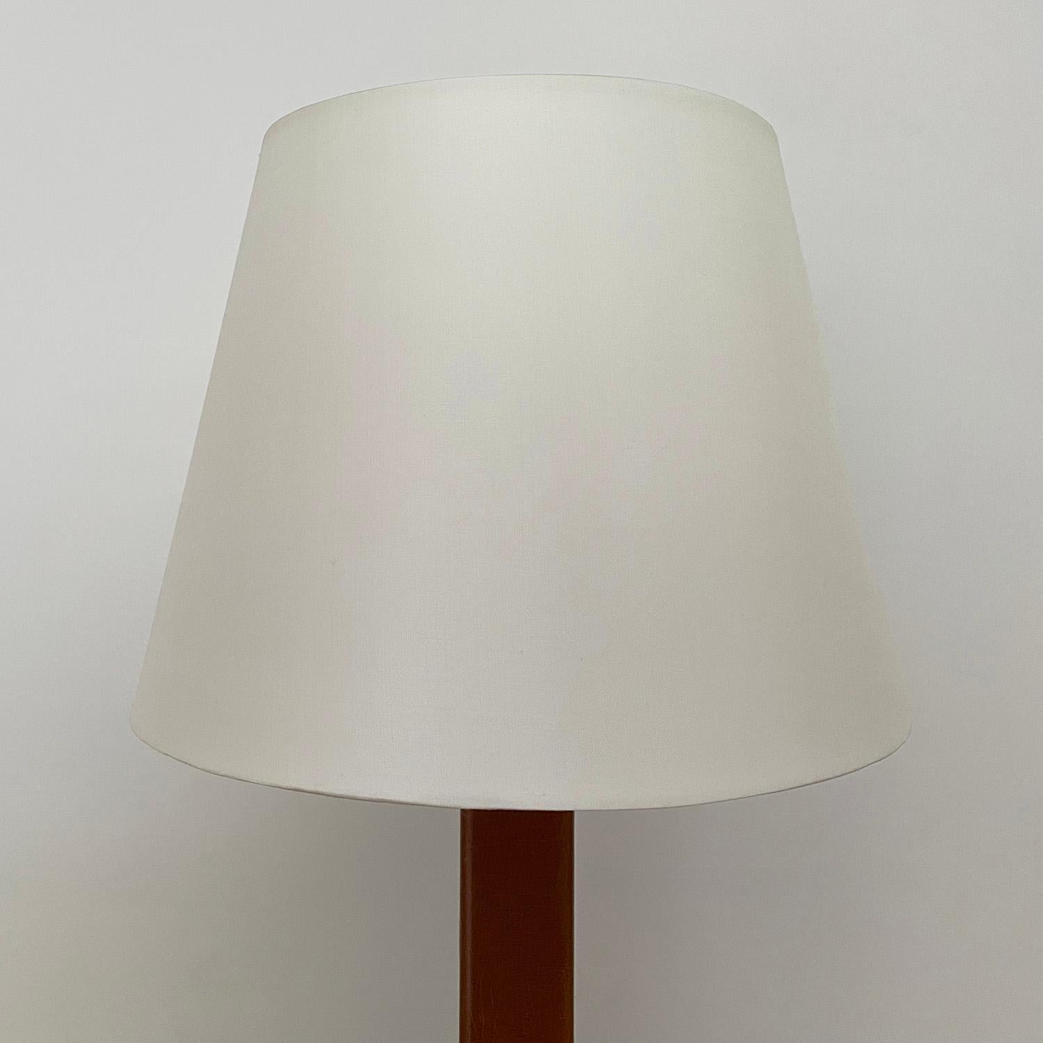 French Leather Table Lamp in style of Jacques Adnet In Good Condition For Sale In Los Angeles, CA