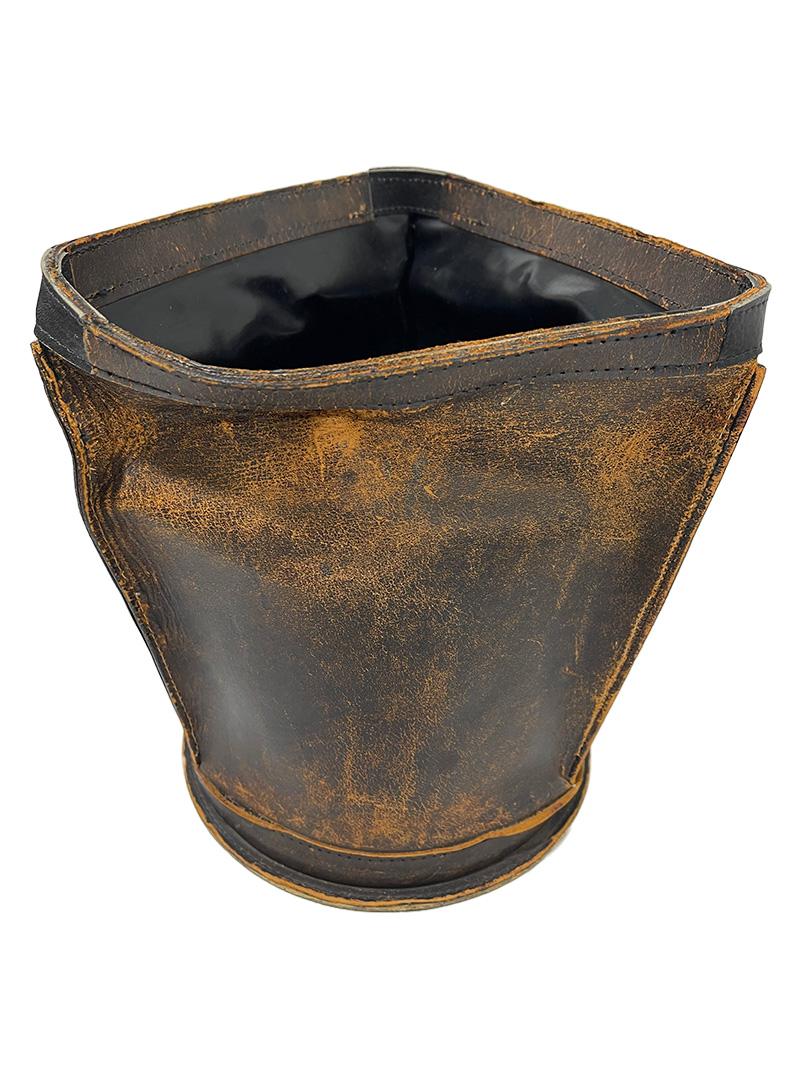 French Leather Waste Basket, 1960s In Good Condition For Sale In Delft, NL