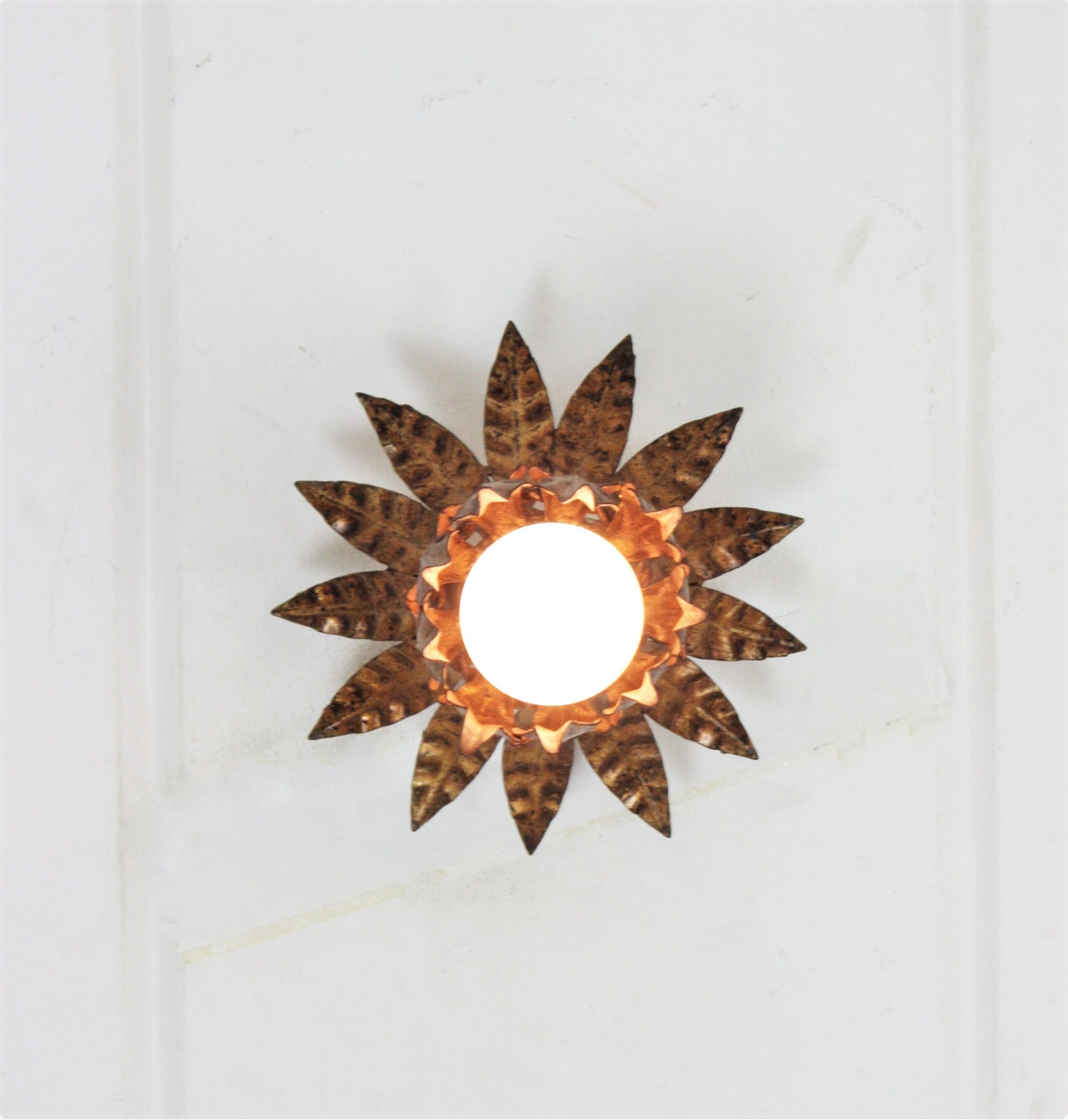 French Leaves Bouquet Crown Ceiling Light Fixture in Gilt Metal, 1940s 6