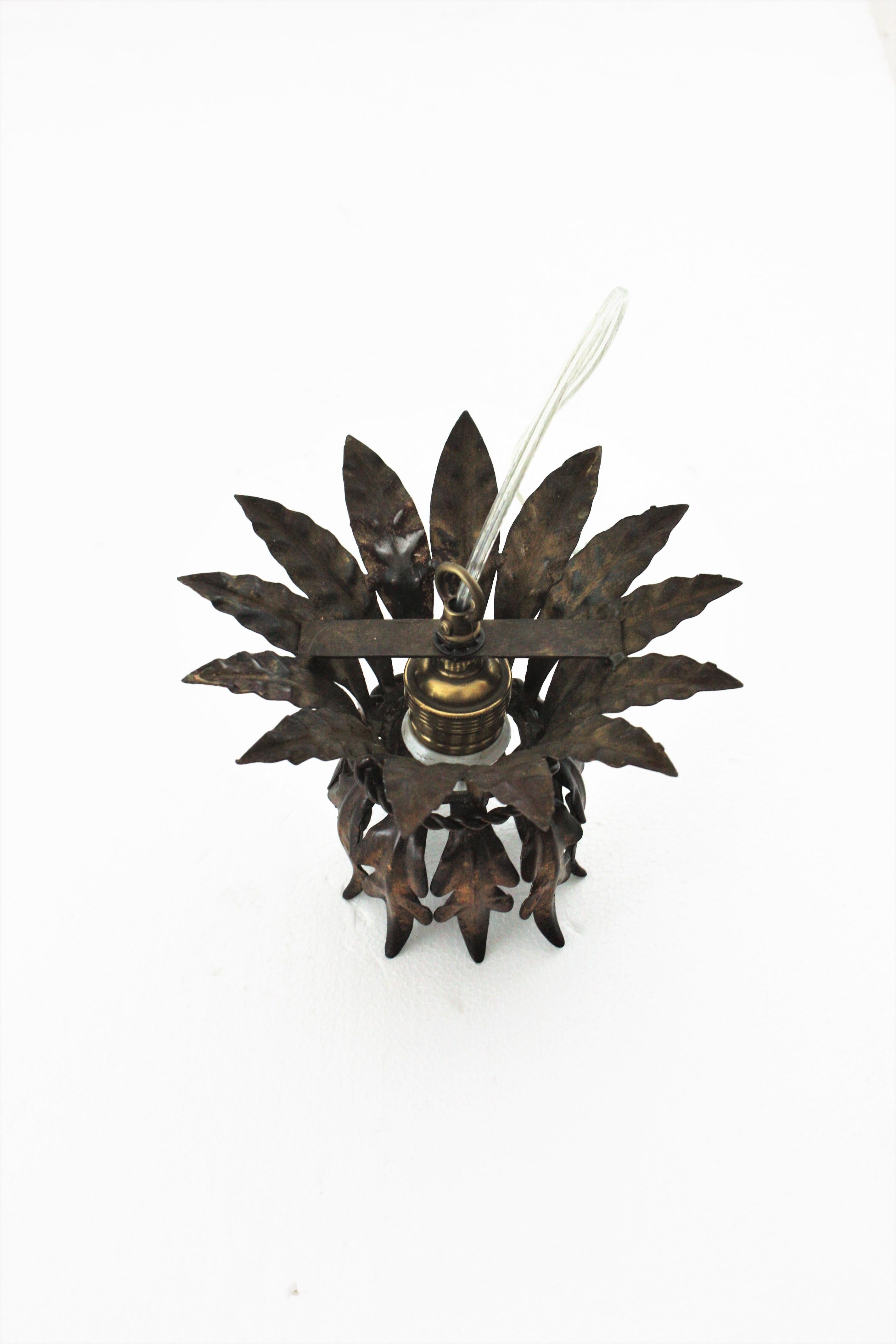 French Leaves Bouquet Crown Ceiling Light Fixture in Gilt Metal, 1940s 11