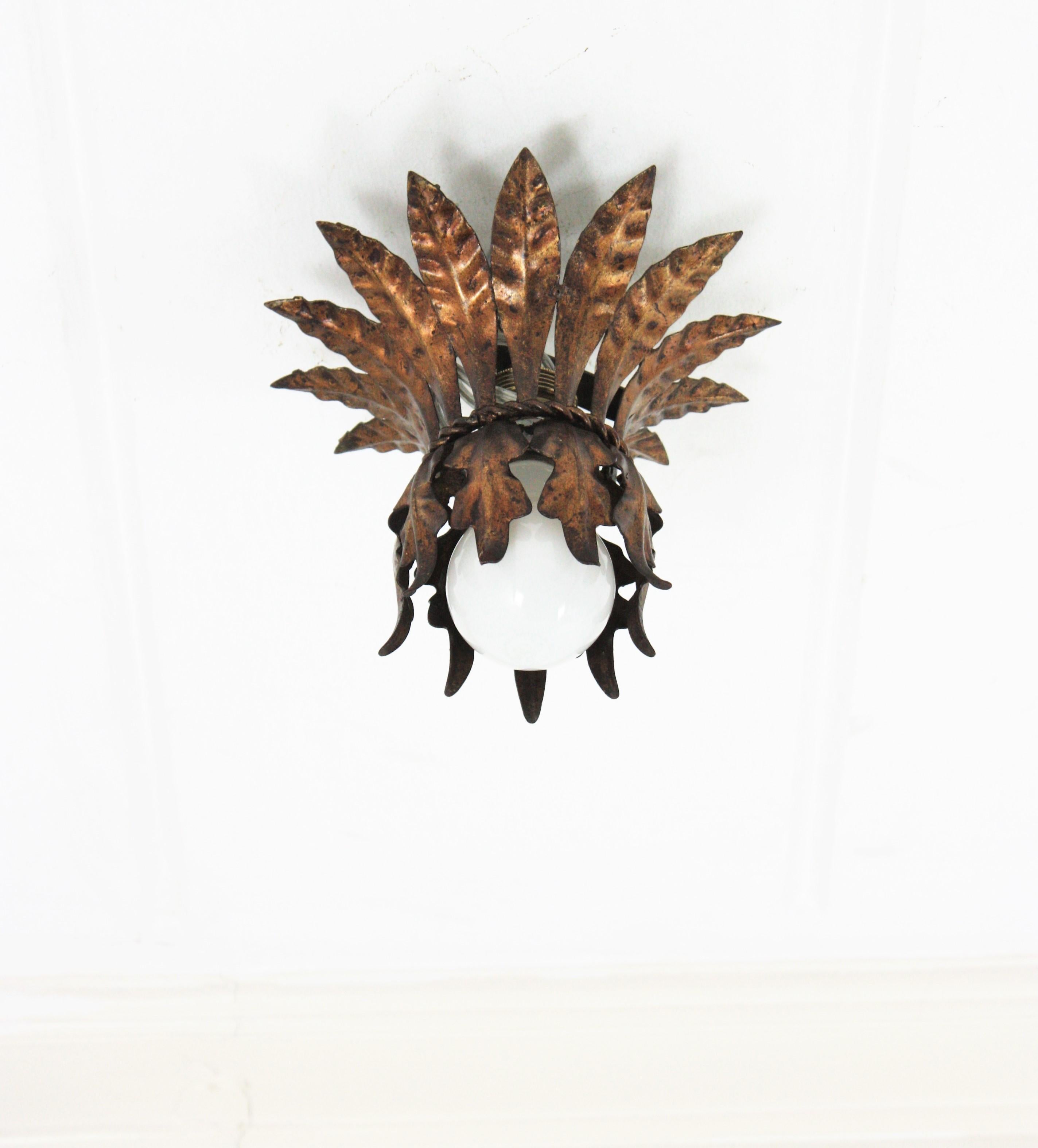 French Leaves Bouquet Crown Ceiling Light Fixture in Gilt Metal, 1940s In Good Condition In Barcelona, ES