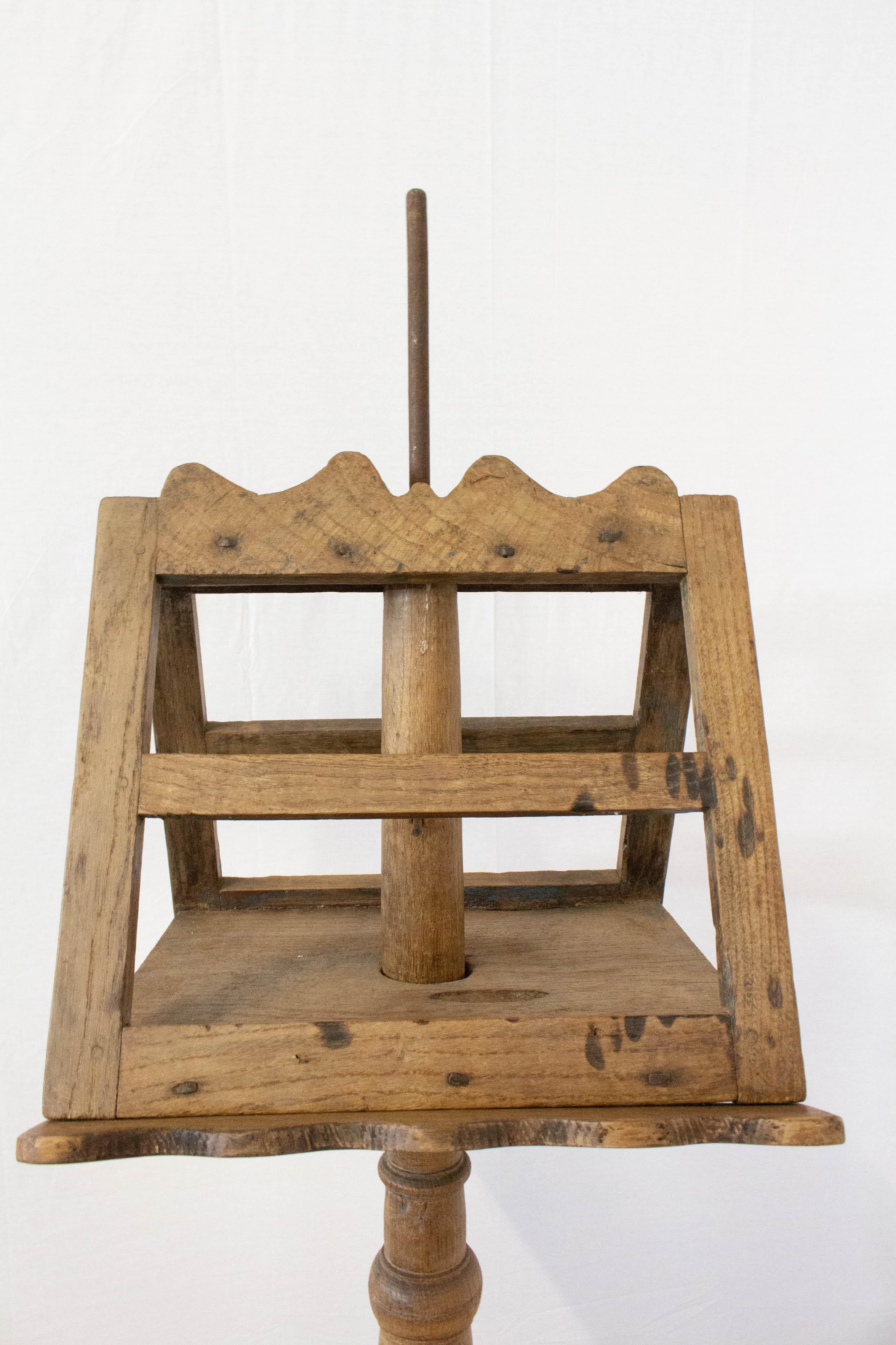 French Lectern Book or Music Stand, Oak, 18th Century In Good Condition In Labrit, Landes