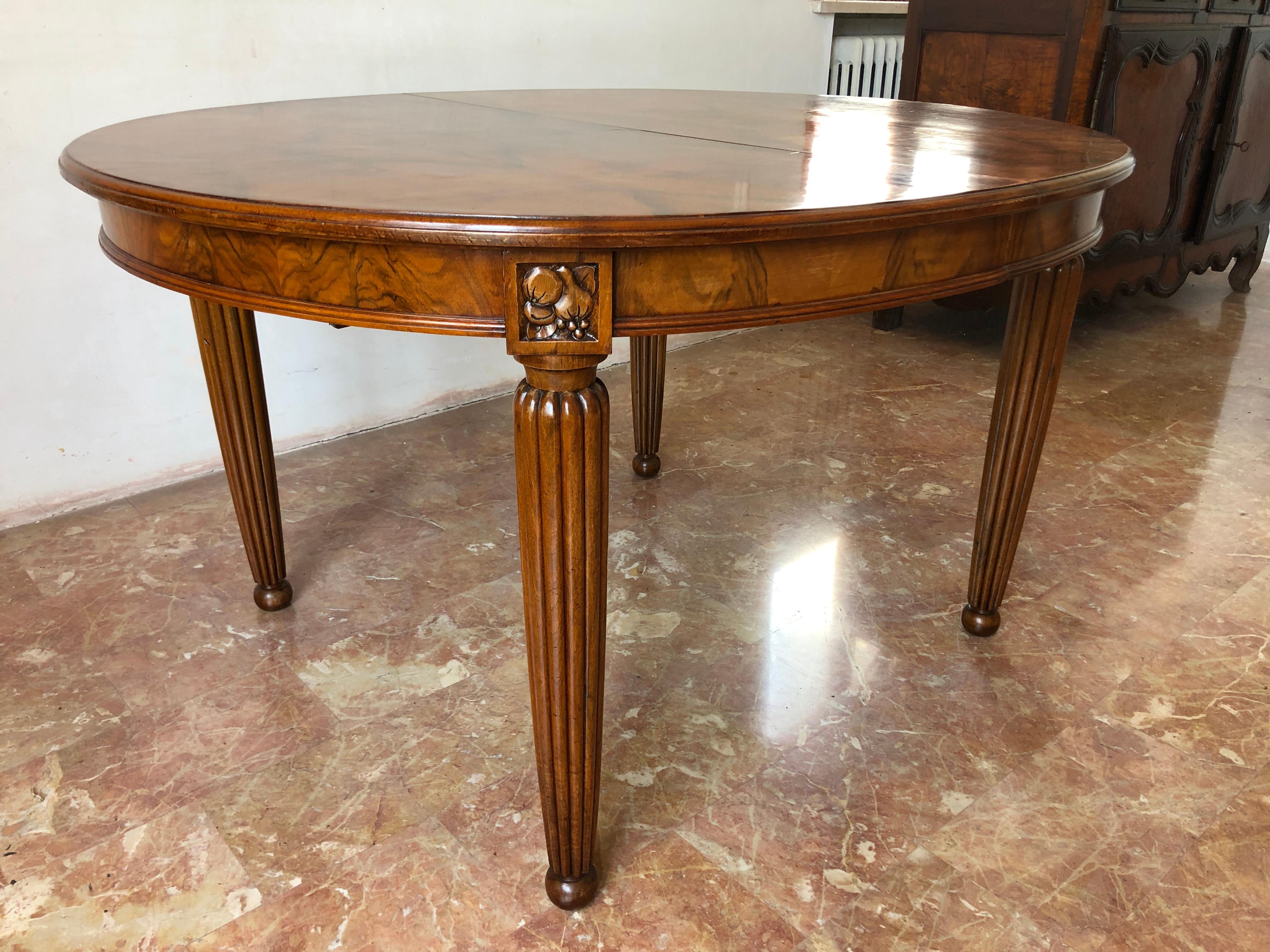 French Liberty Art Nouveau Dining Table in Walnut, 1920s 4