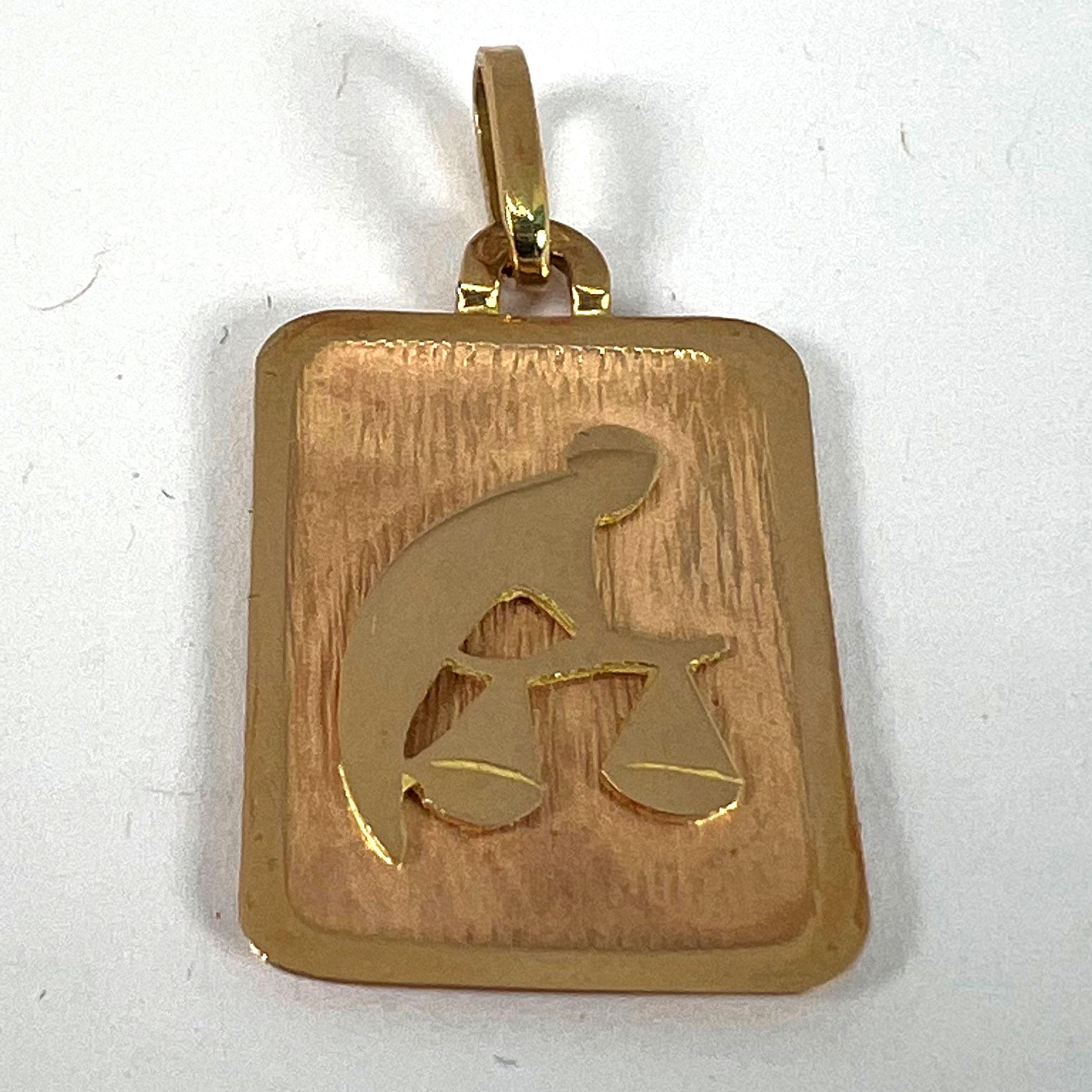 Pendentif médaille en or jaune 18 carats signe astrologique du Zodiac Balance en vente 8