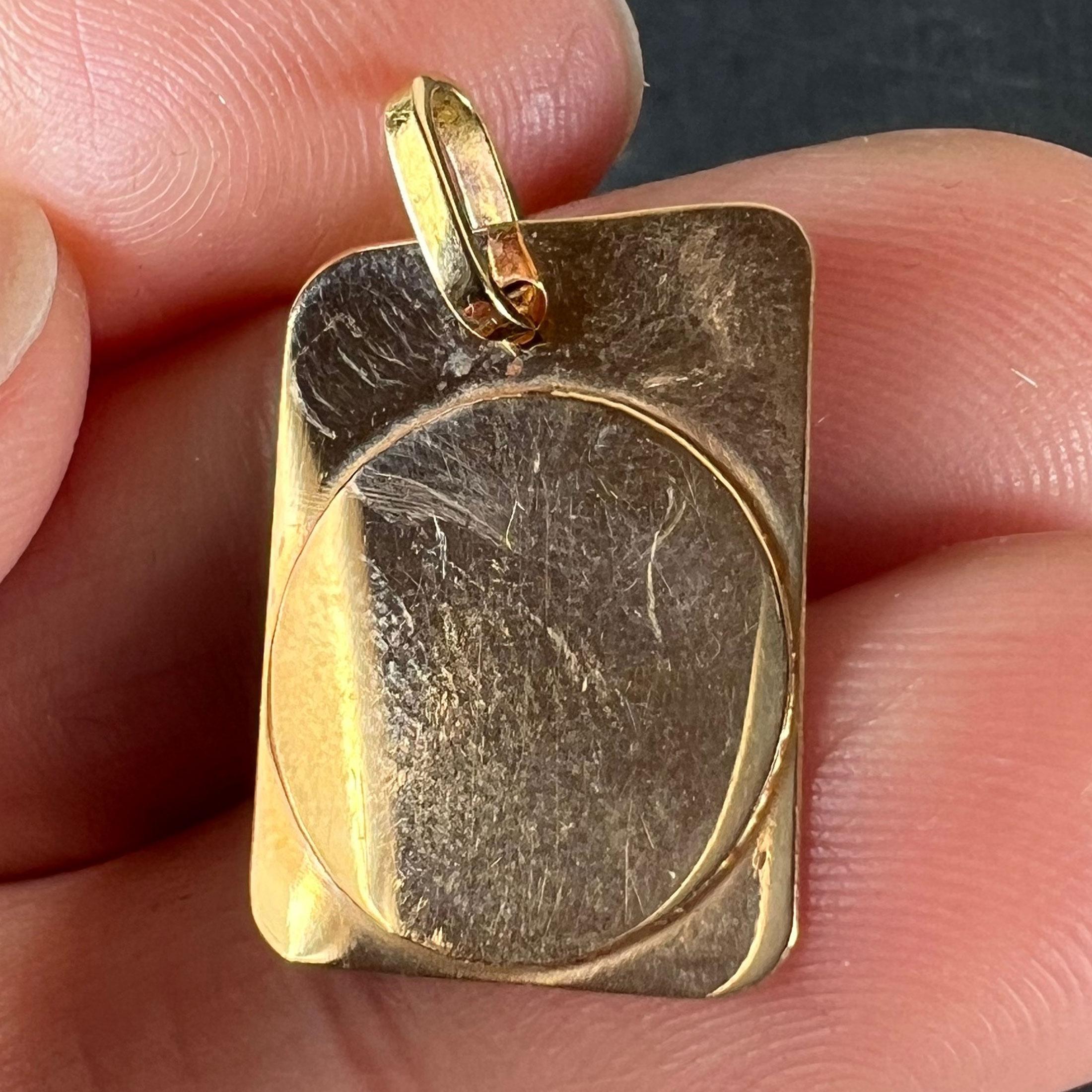 Ciondolo a forma di medaglia con charme in oro giallo 18 carati, segno zodiacale francese della Bilancia in vendita 4
