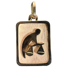 Vintage French Libra Starsign Zodiac 18K Yellow Gold Charm Medal Pendant