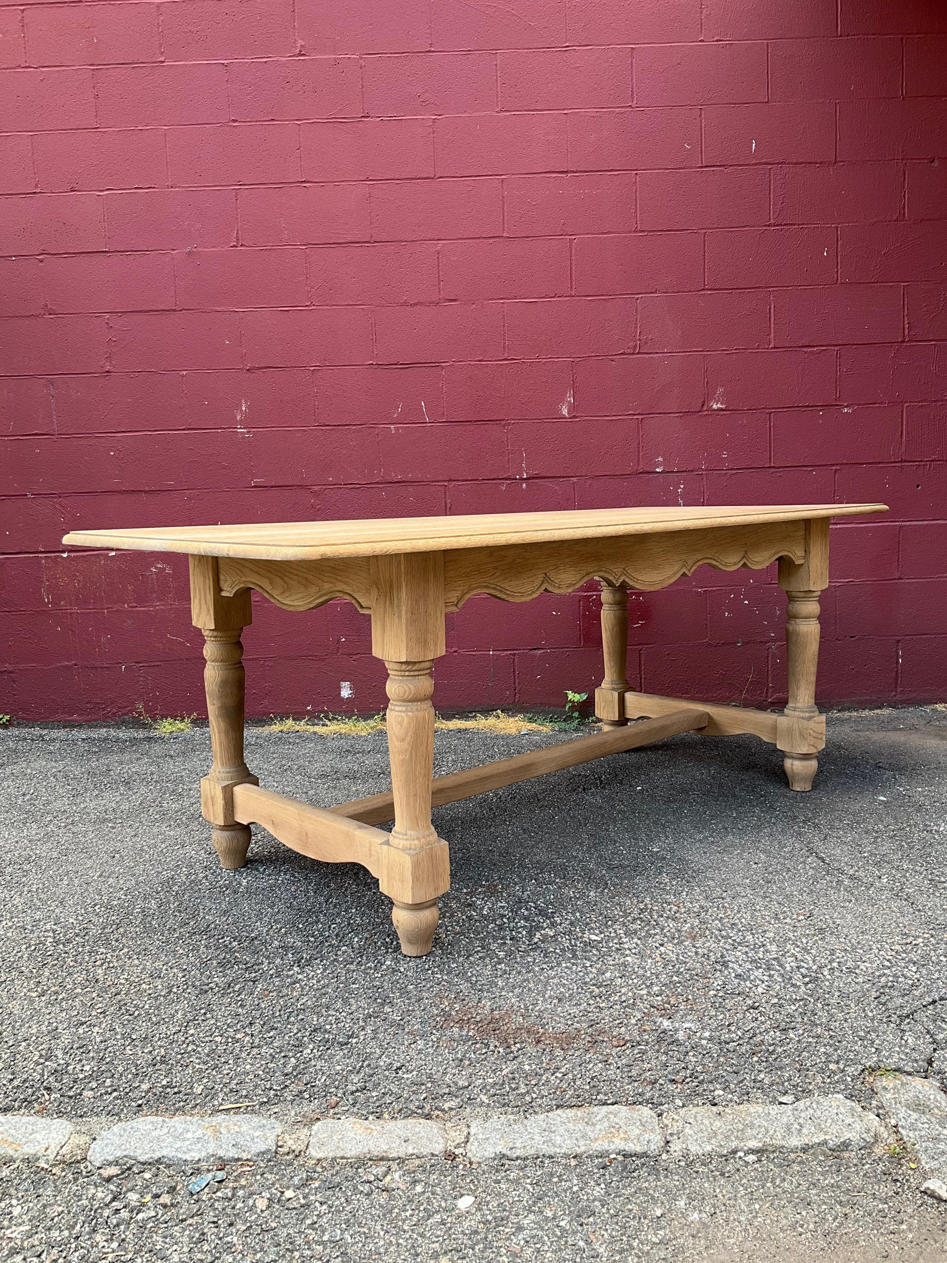 French Library Table in Bleached Oak For Sale 5