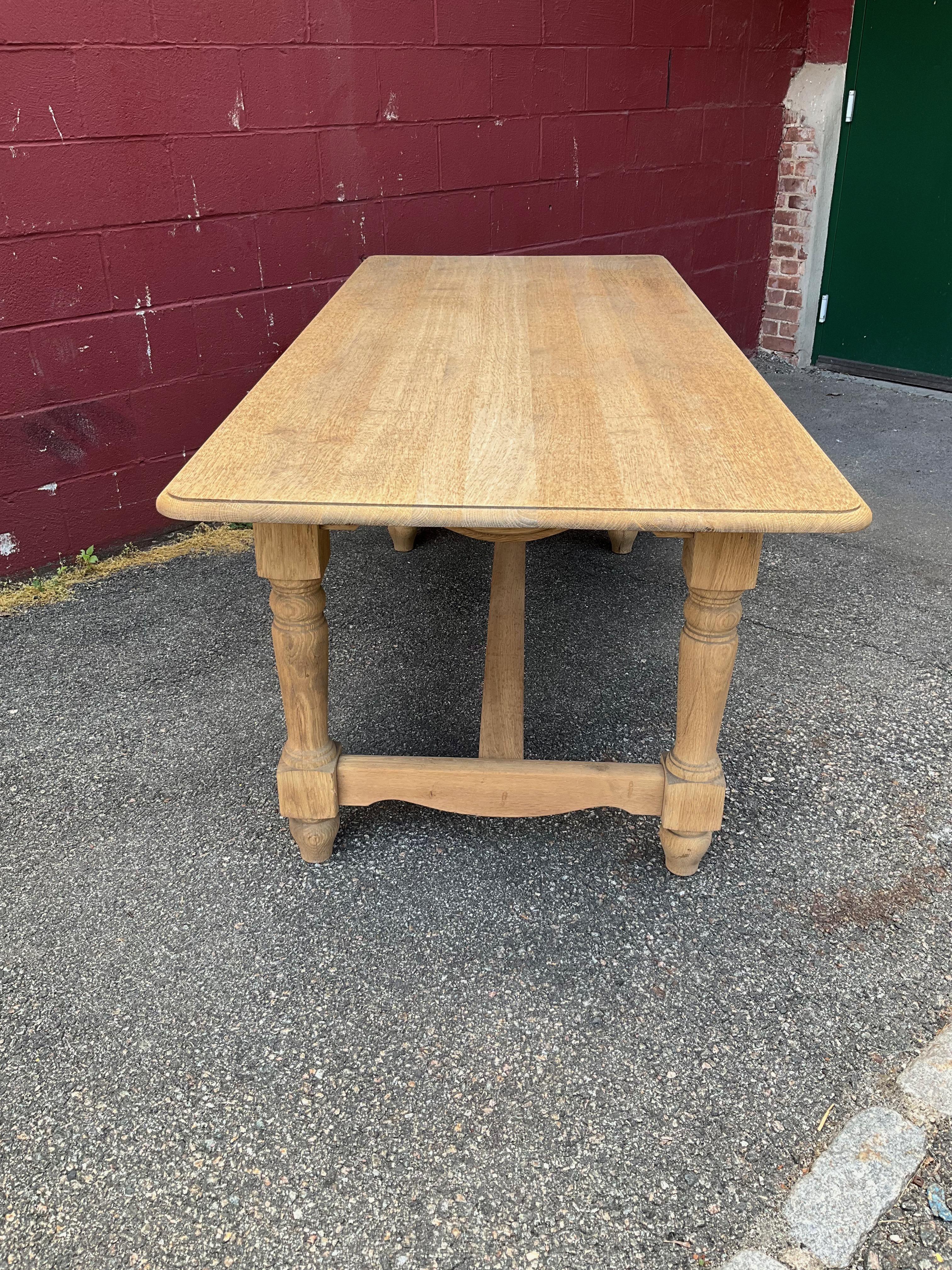 French Library Table in Bleached Oak For Sale 3