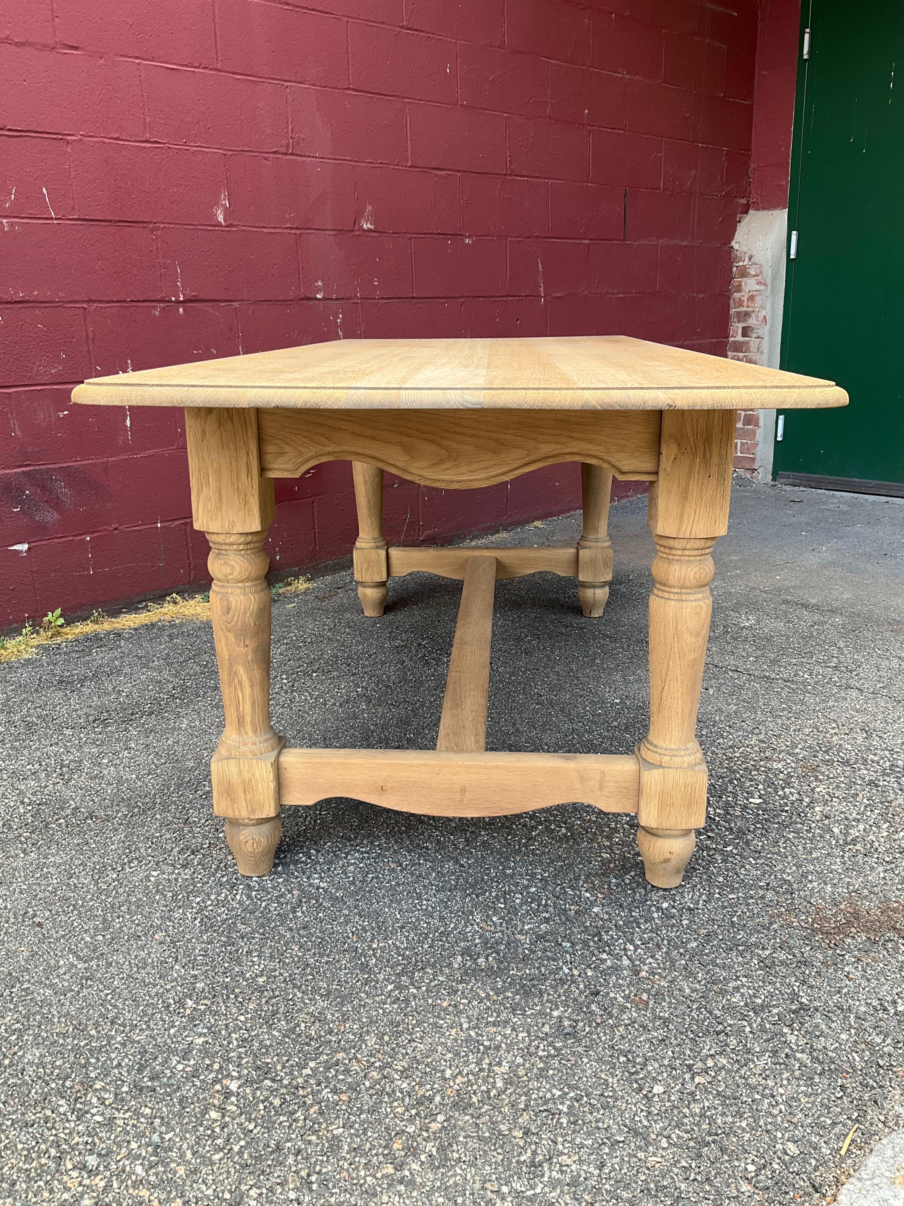 French Library Table in Bleached Oak For Sale 4