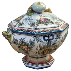 French lidded Terrine, 20th century, Majolica, fruit patterns and engravings