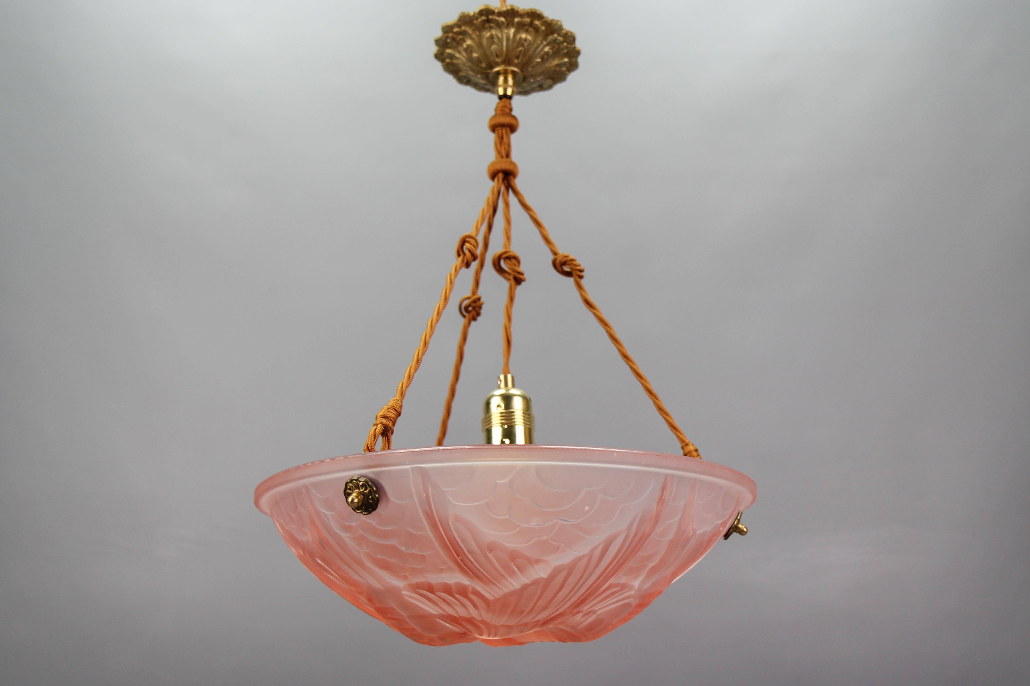 French Light Pink Frosted Glass Pendant Light with Bird Motifs, 1930s For Sale 7