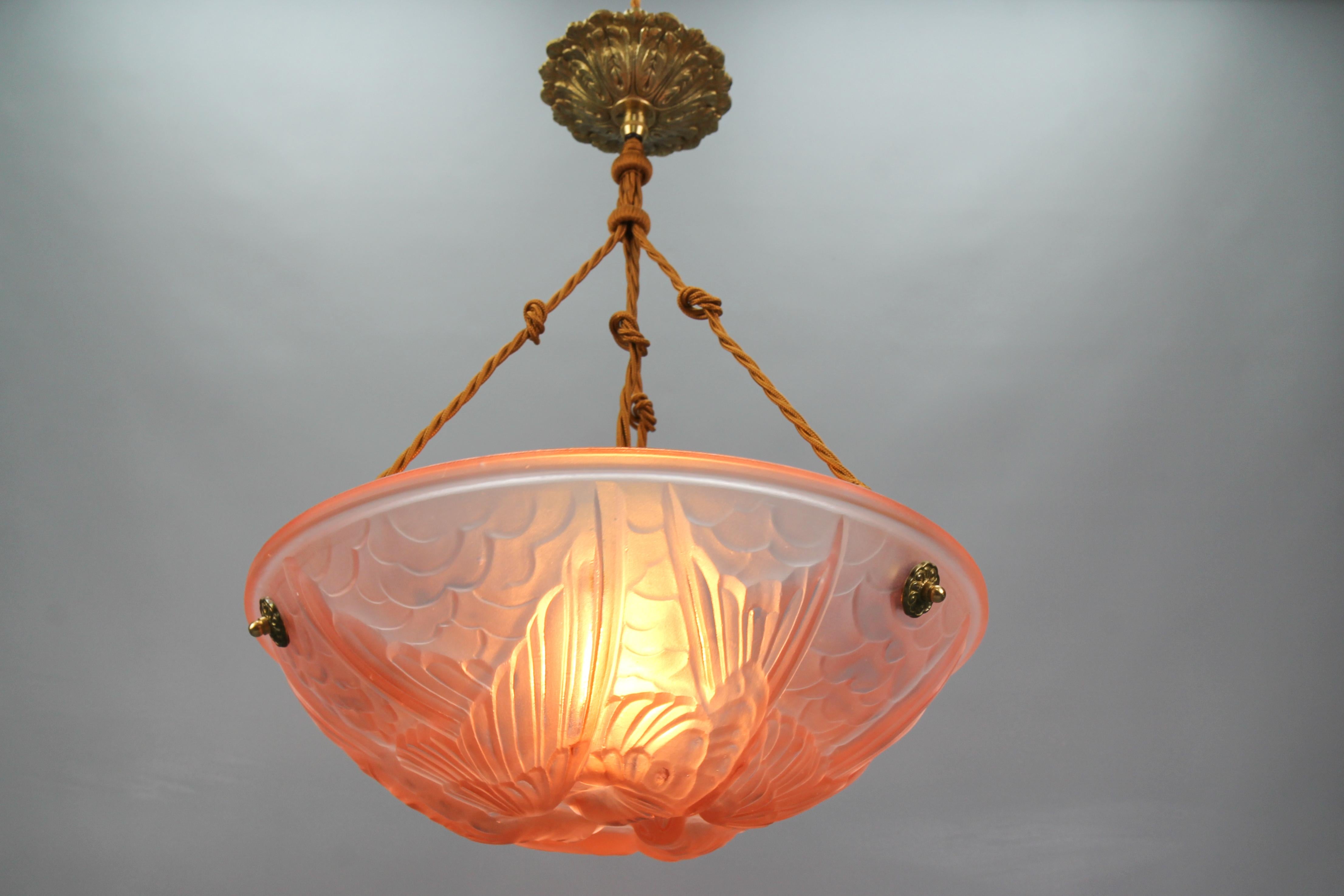 French Light Pink Frosted Glass Pendant Light with Bird Motifs, 1930s For Sale 8