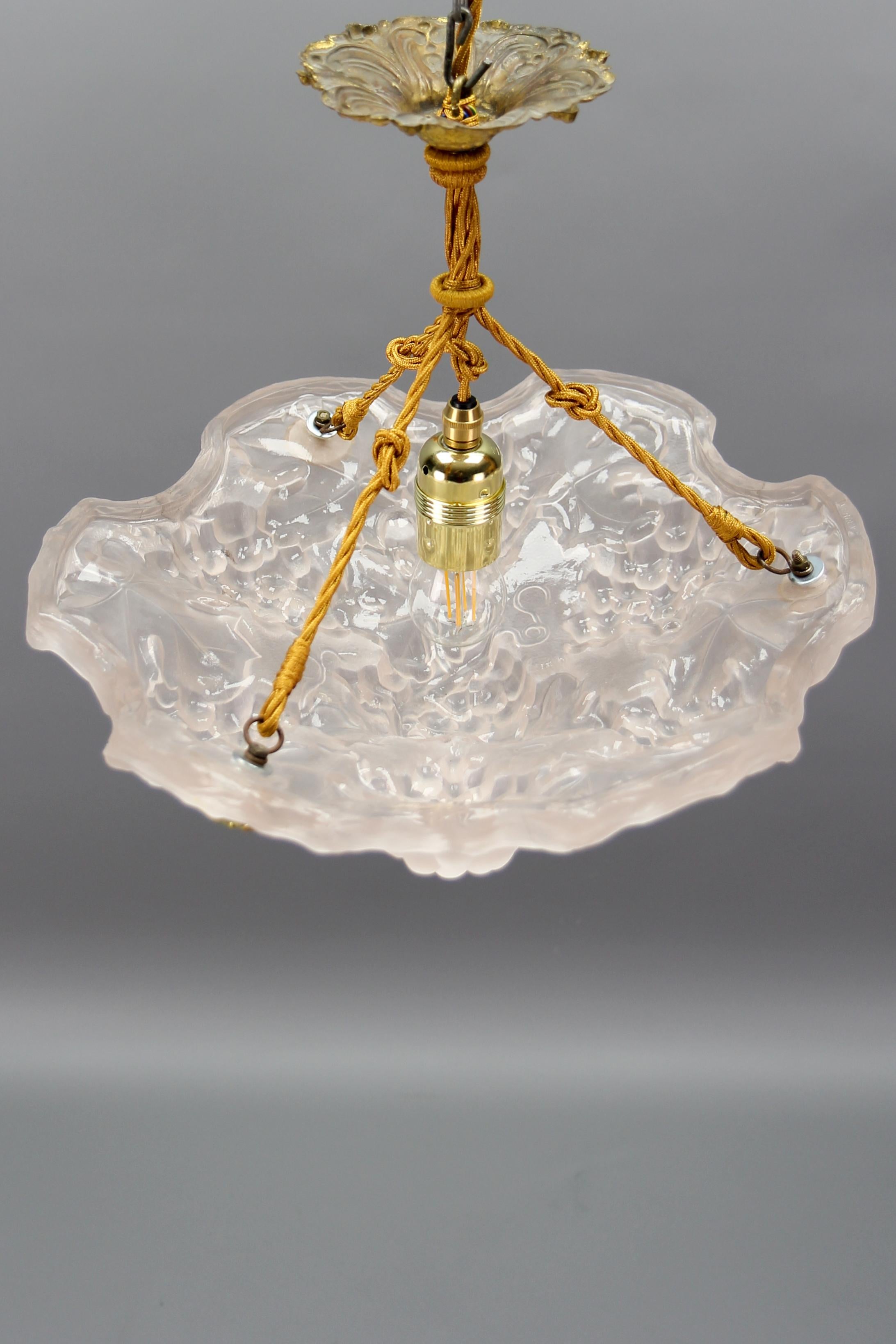 French Light Pink Frosted Glass Pendant Light with Grapes Vines by Verdun, 1930s For Sale 7