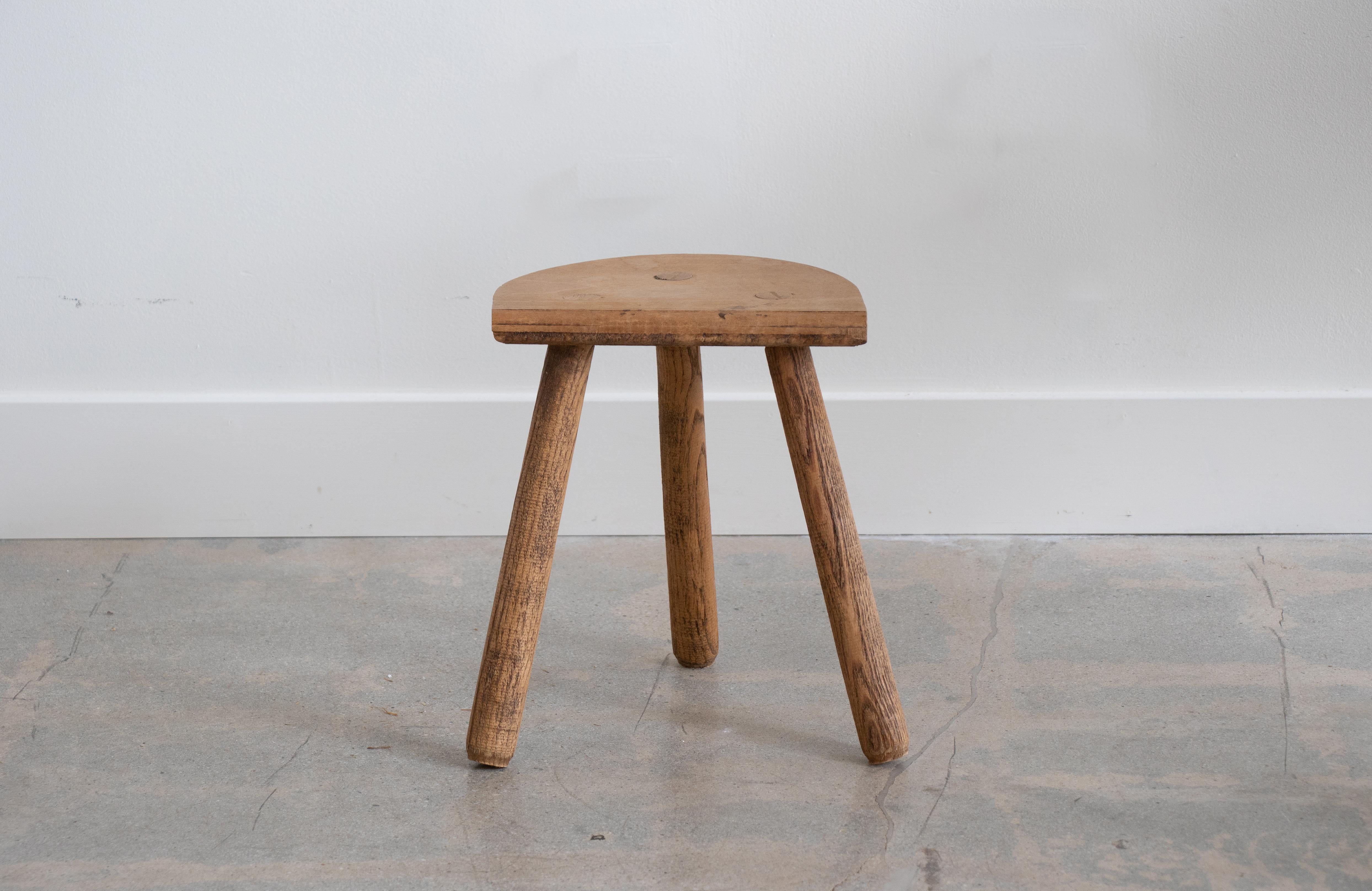 French Light Wood Tripod Stool In Good Condition In Los Angeles, CA