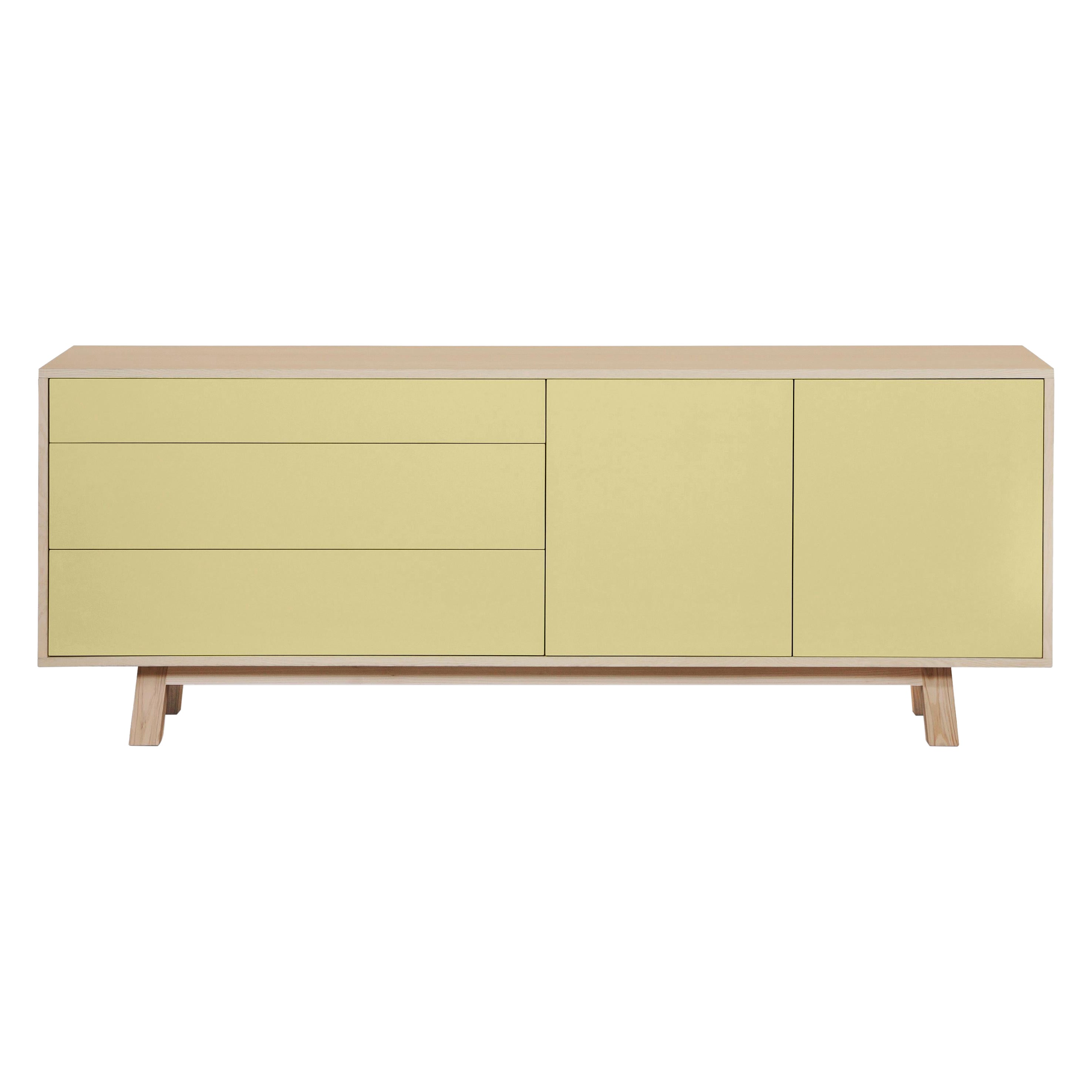 Niedriges französisches Sideboard aus hellgelbem Holz des Designers Eric Gizard, Paris