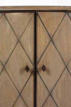 Französisch gekalkte Eiche & Messing Zwei Tür Sideboard Midcentury Art Deco Style
