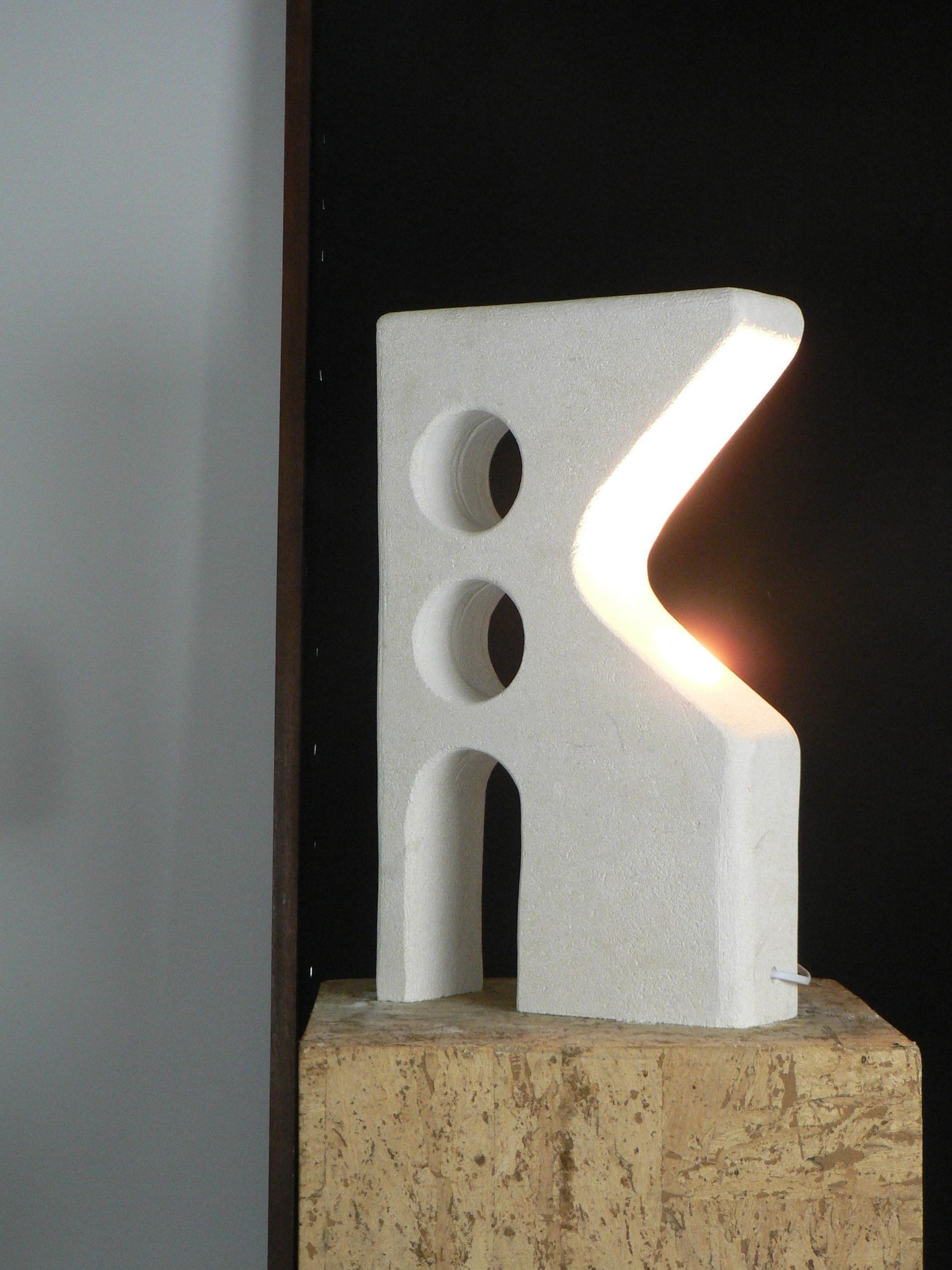 French limestone carved table lamp. In New Condition For Sale In SOTTEVILLE-LÈS-ROUEN, FR