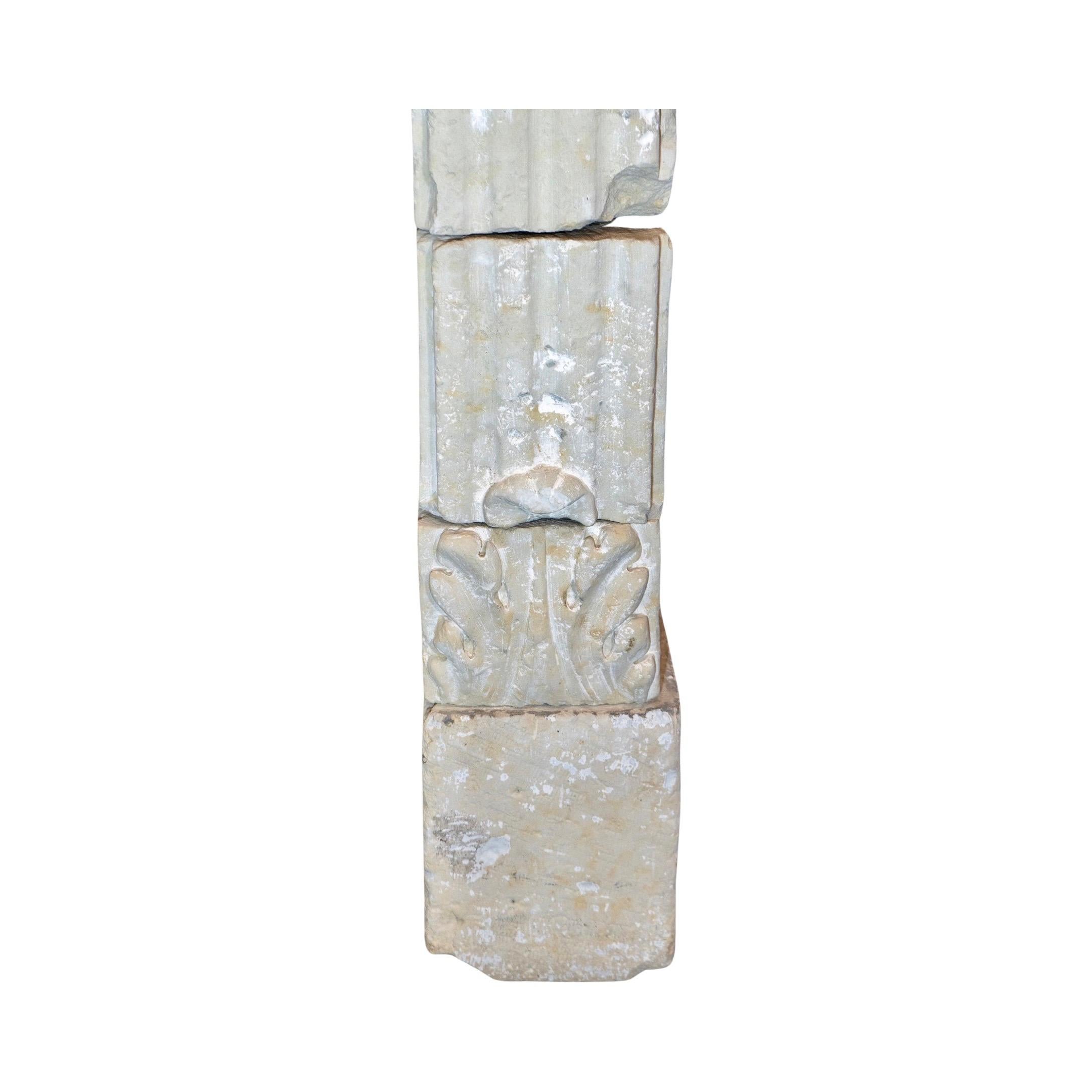 Französischer Kalkstein-Kamin im Angebot 2