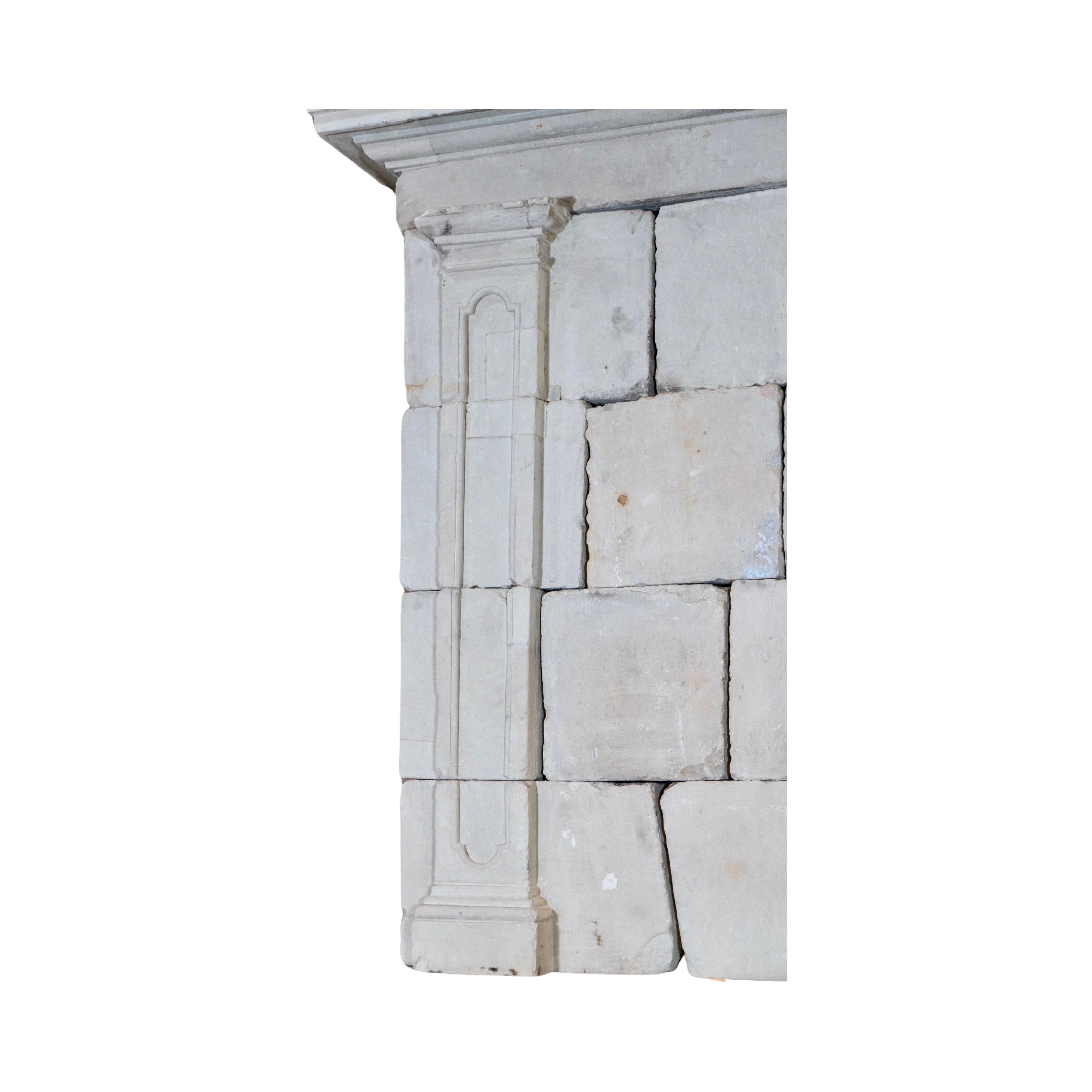 Französischer Kalkstein-Kamin im Angebot 4