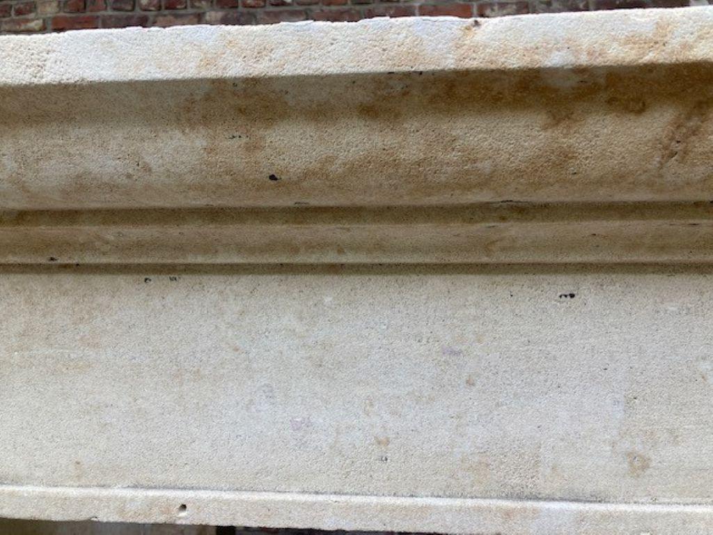 French Limestone Fireplace Mantel In Good Condition For Sale In Zedelgem, BE