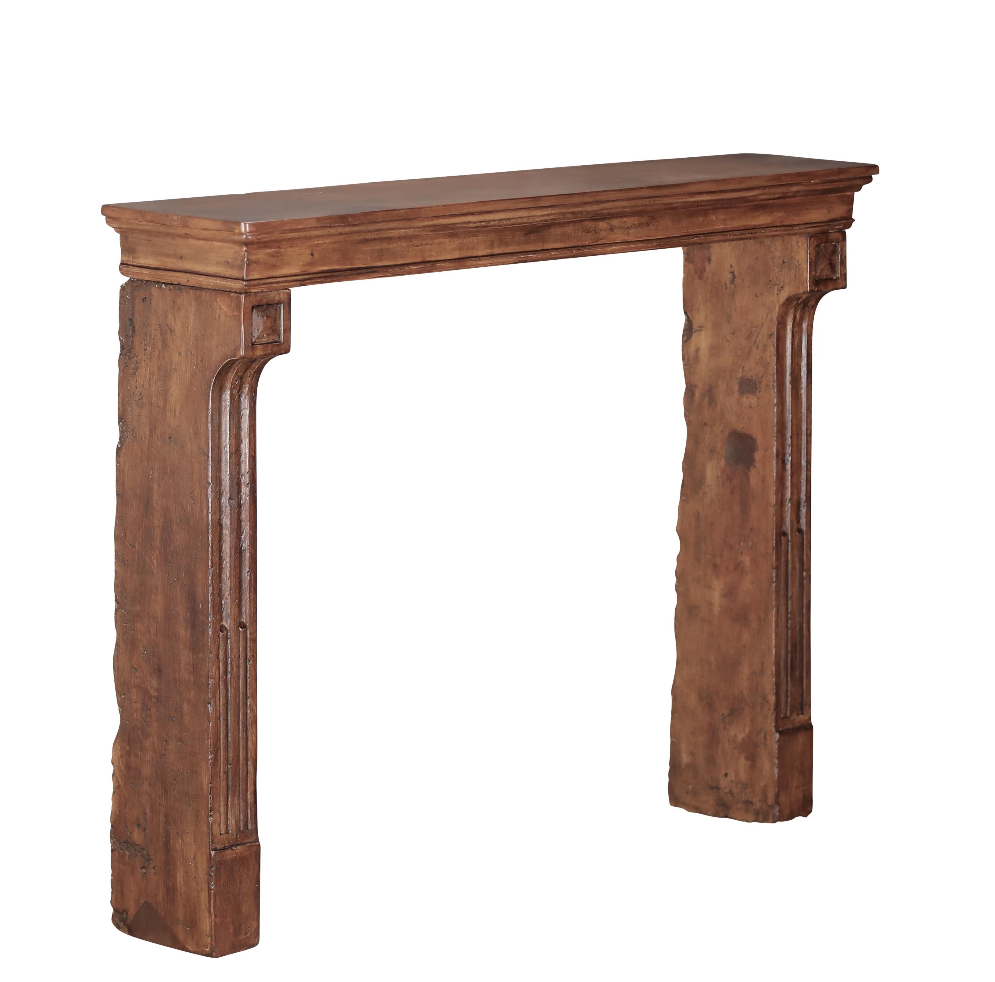 Cornice per caminetto in pietra calcarea francese con patina Acajou in vendita 7