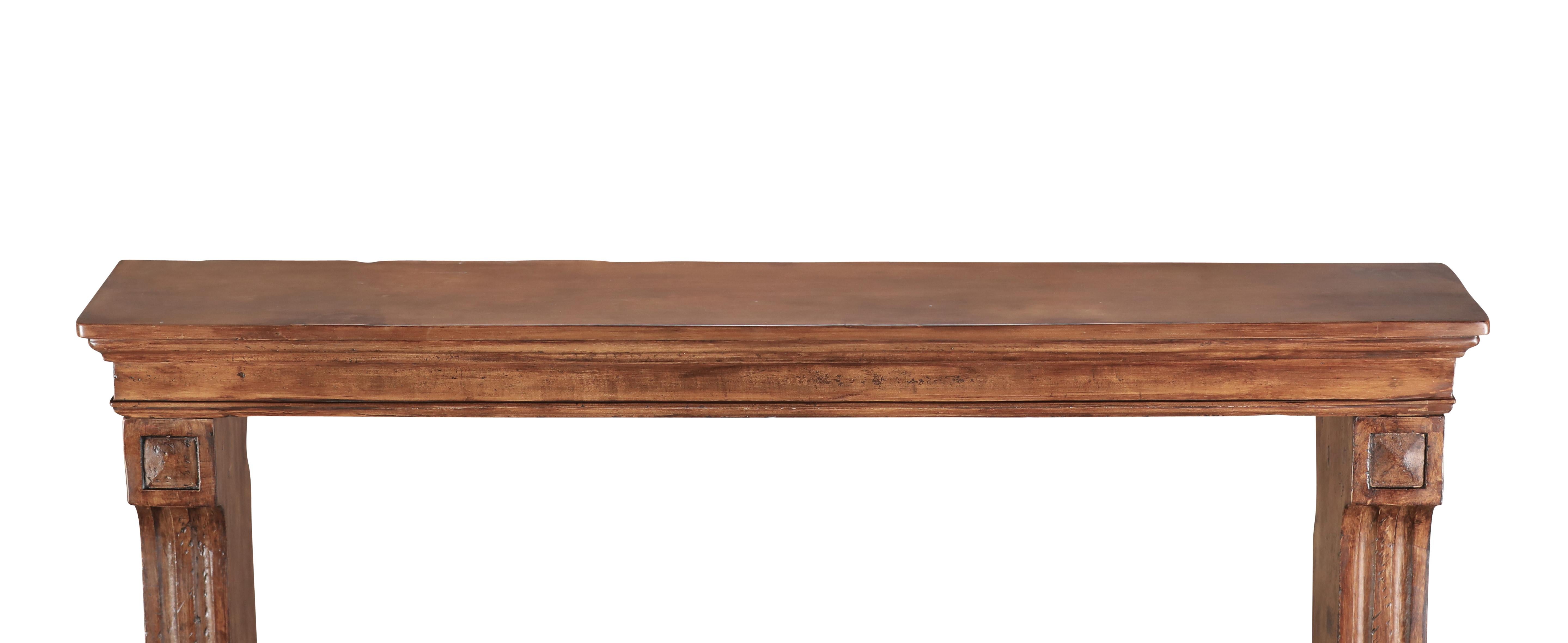 Cornice per caminetto in pietra calcarea francese con patina Acajou in vendita 12