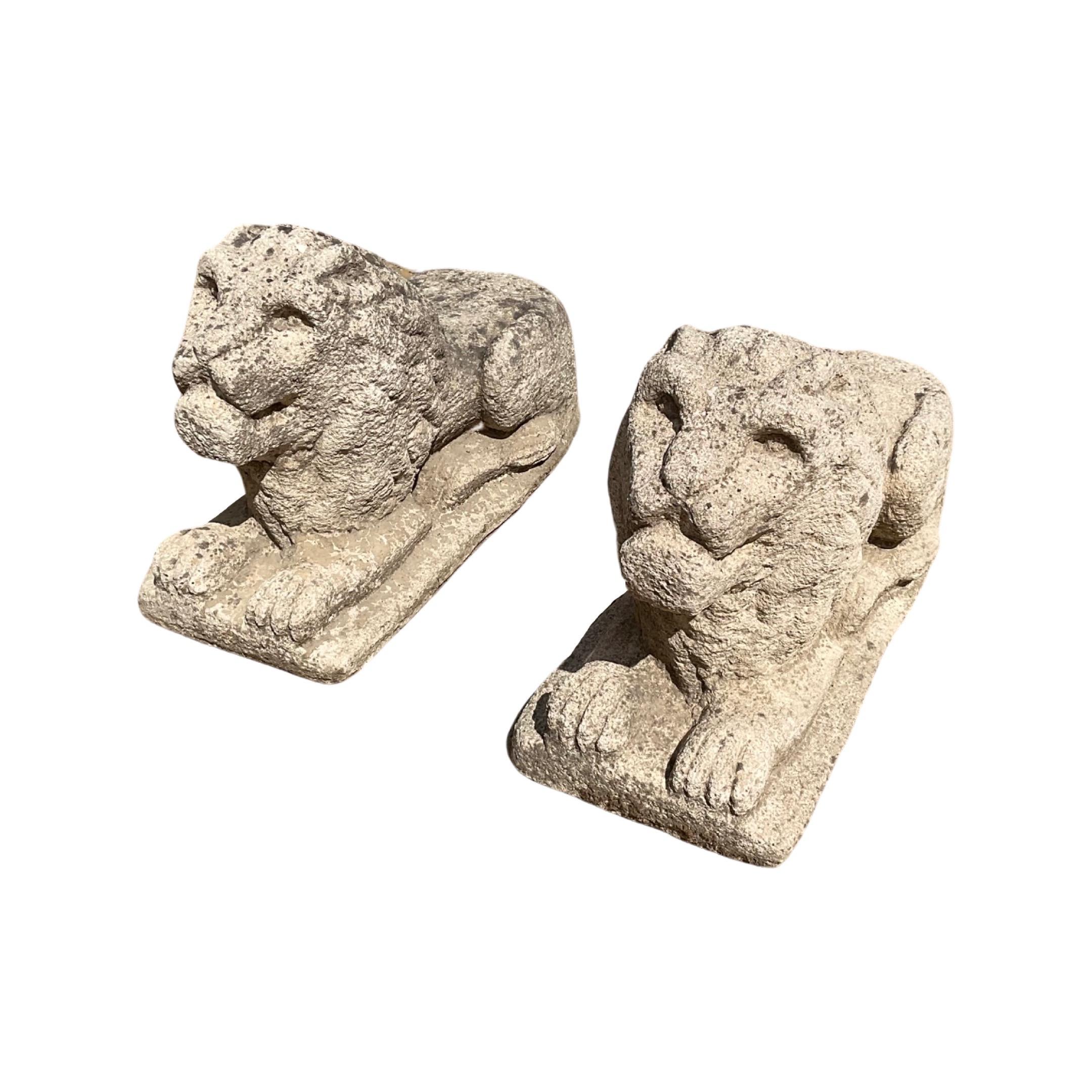French Limestone Lion Sculptures In Good Condition For Sale In Dallas, TX