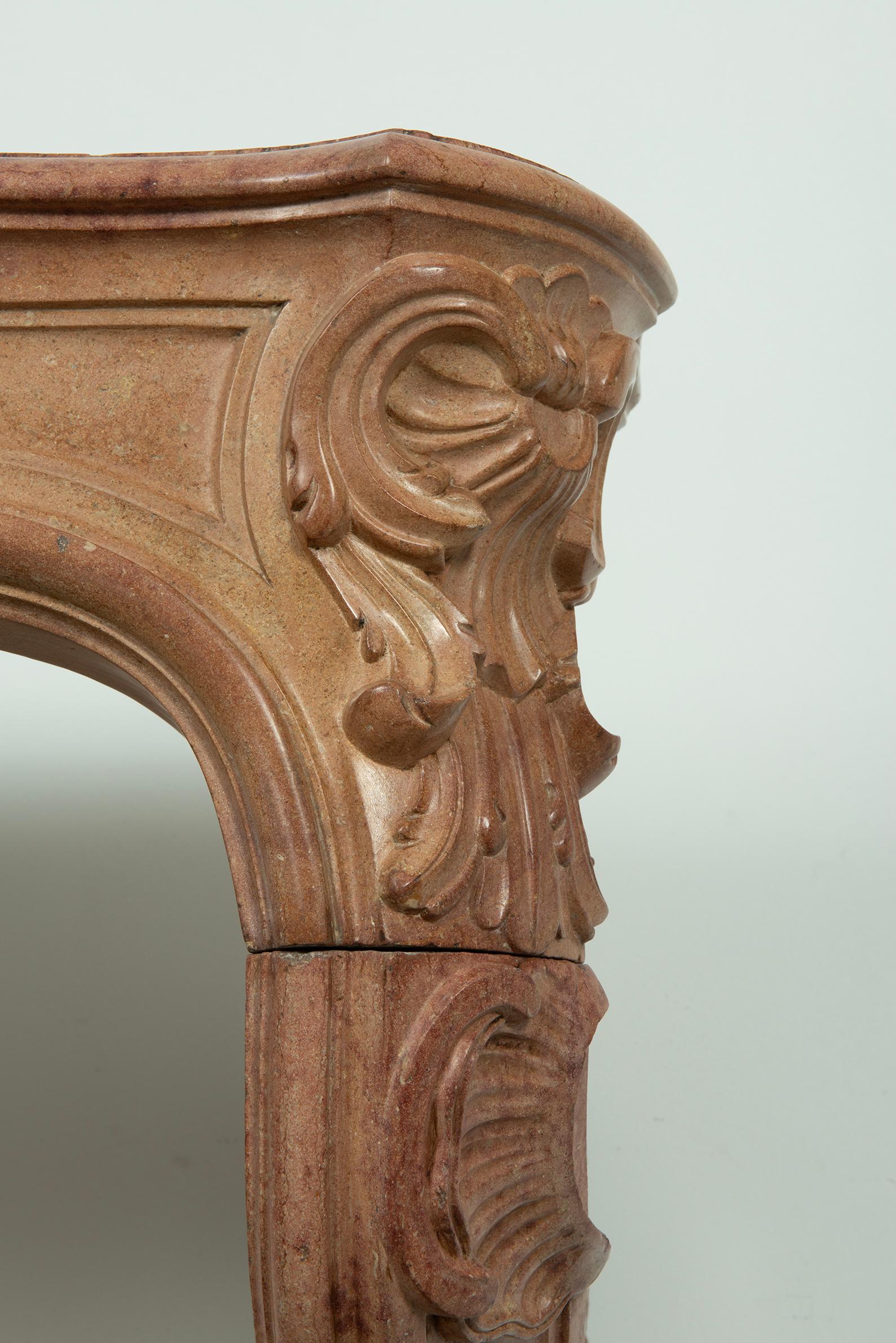 Französischer Kalksteinkamin Louis XV im Angebot 10