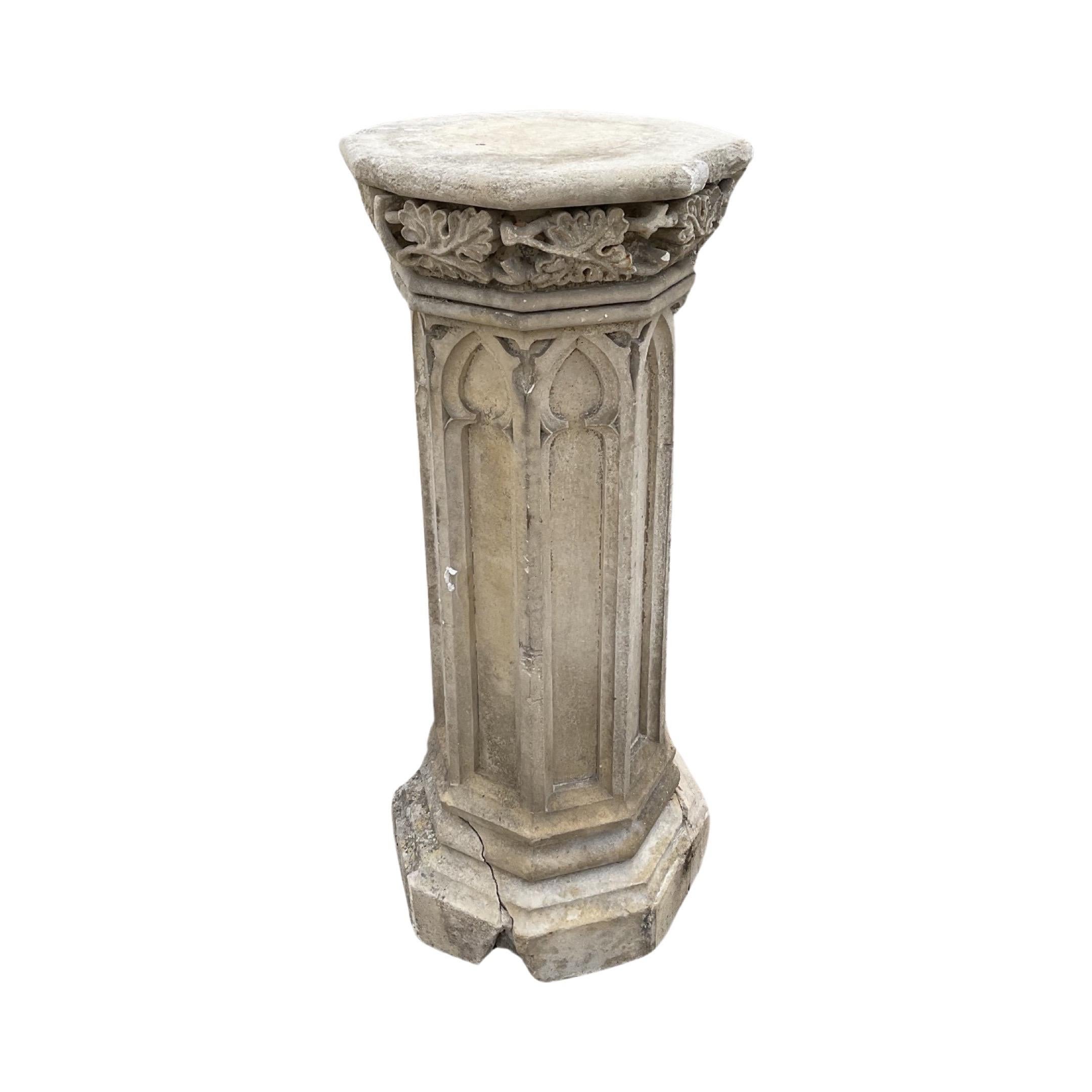 This 17th century French Limestone Pillar is a perfect addition to any outdoor garden space. Its gothic style carvings and overall design make it an eye-catching piece that can be used as a base for other elements. Crafted from durable limestone and
