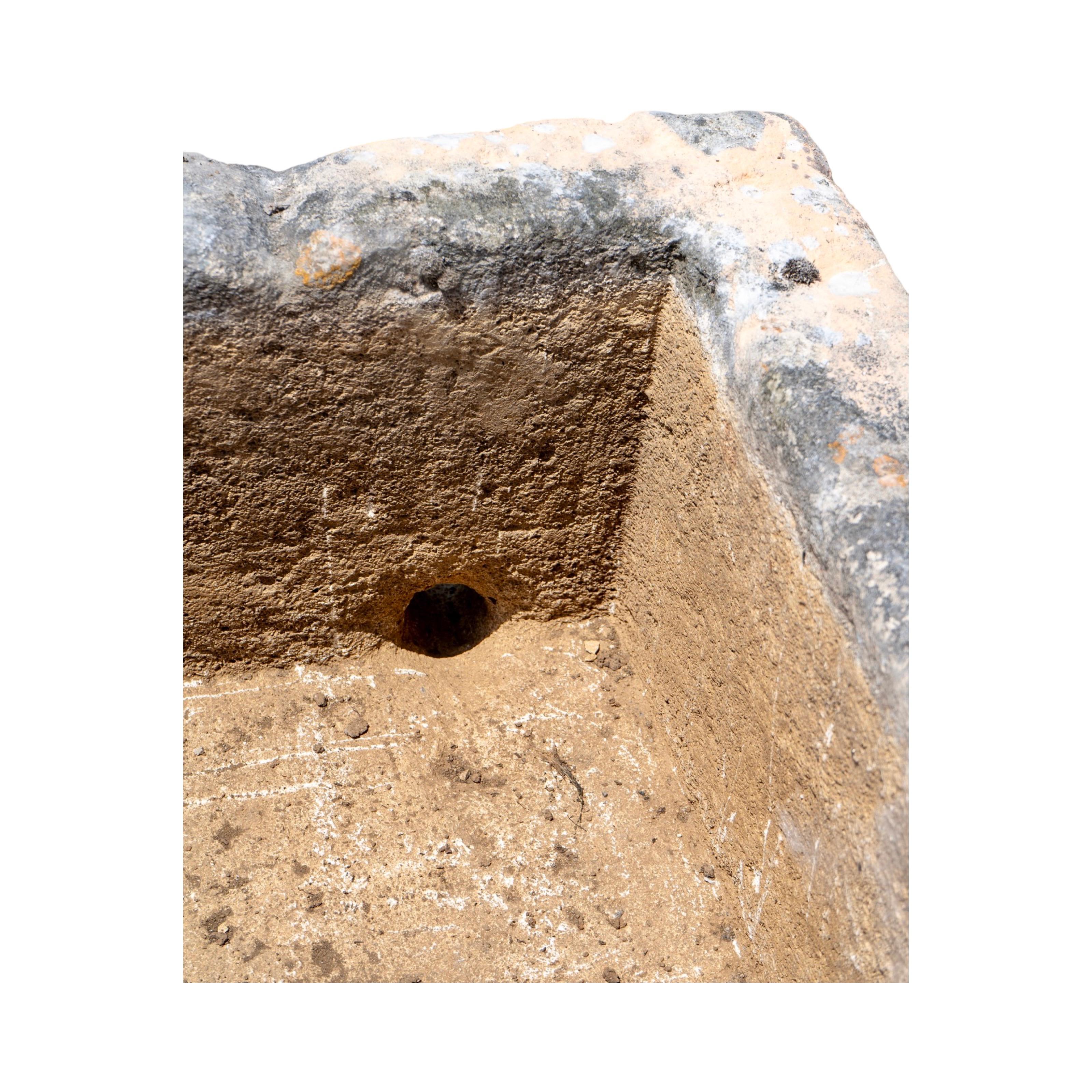 Trog aus französischem Kalkstein im Angebot 6