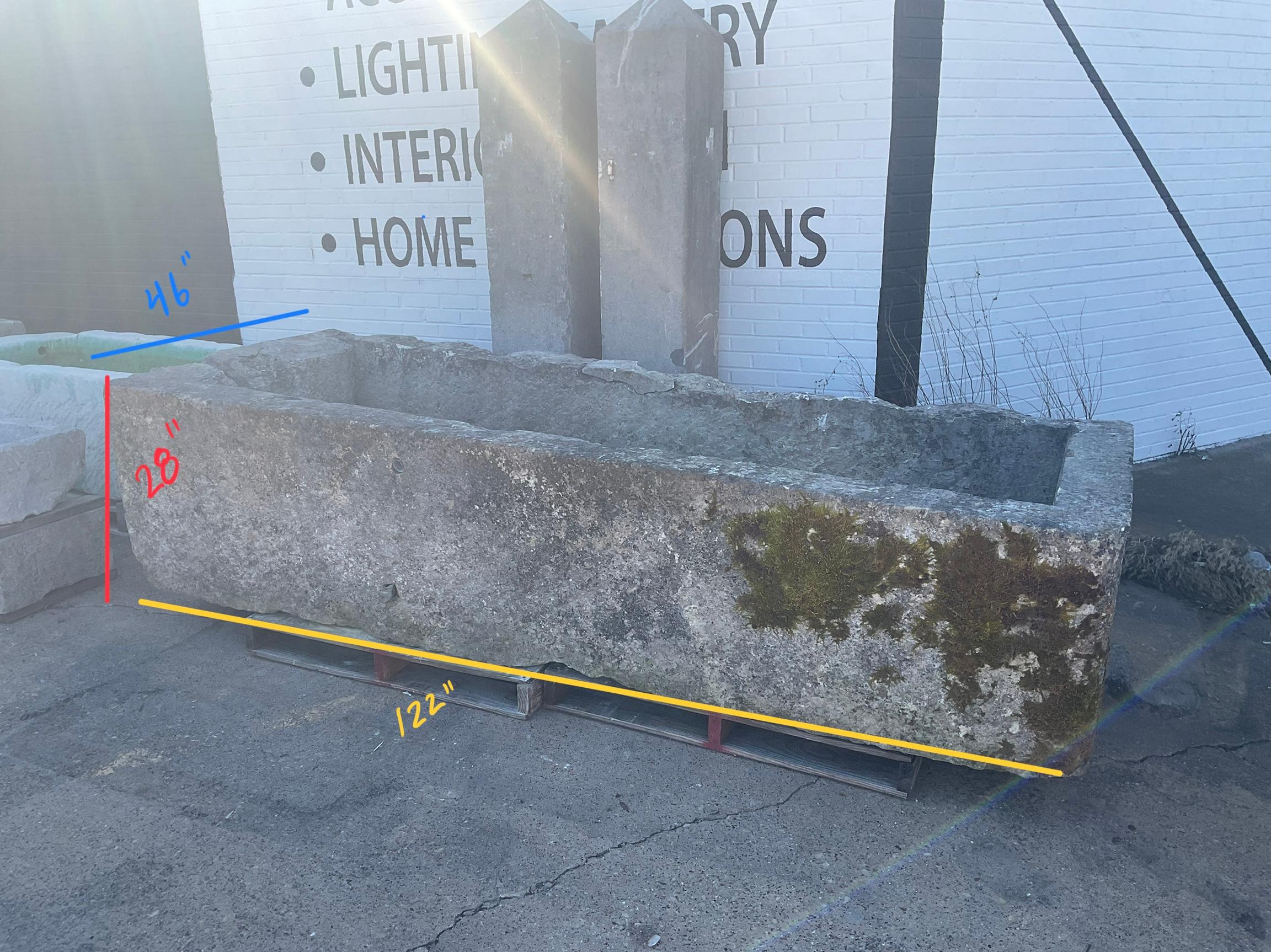 This French Limestone Trough, dating back to the 17th century, showcases a generous size and enduring elegance. Constructed from sturdy limestone, it makes for a suitable enhancement to any outdoor area. The trough design facilitates effortless
