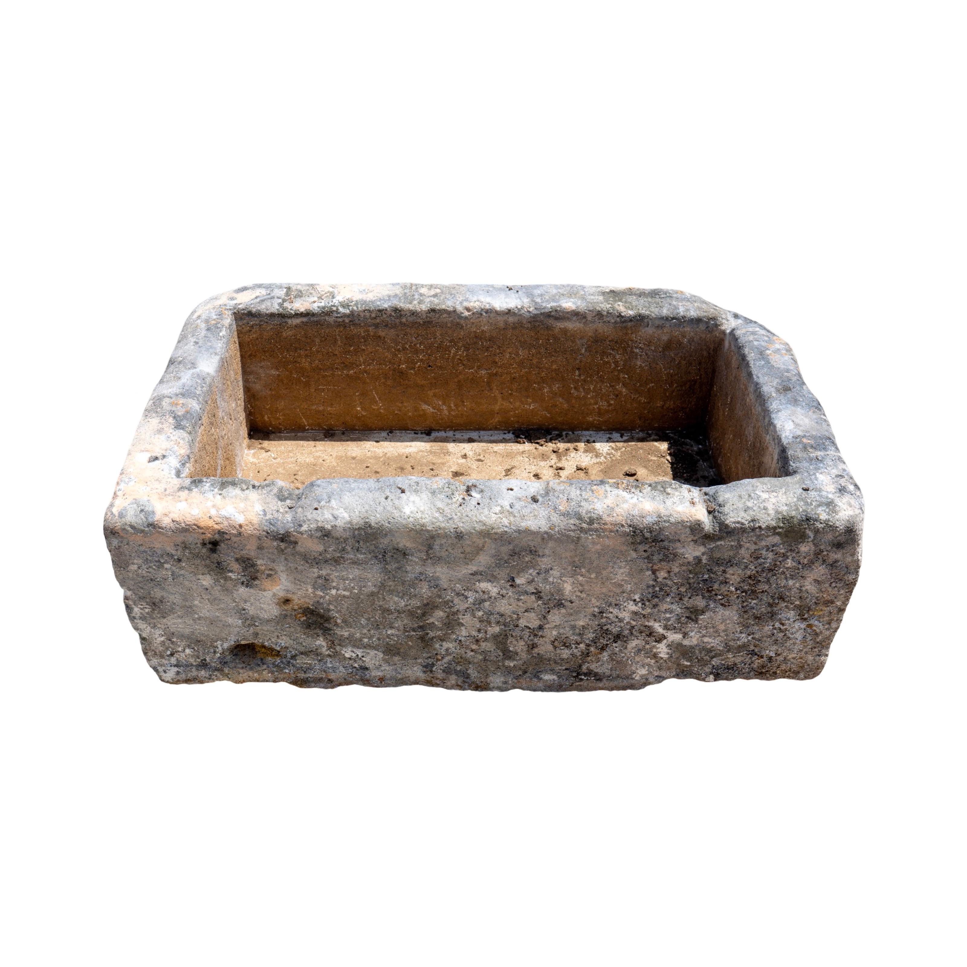 Trog aus französischem Kalkstein im Angebot 2
