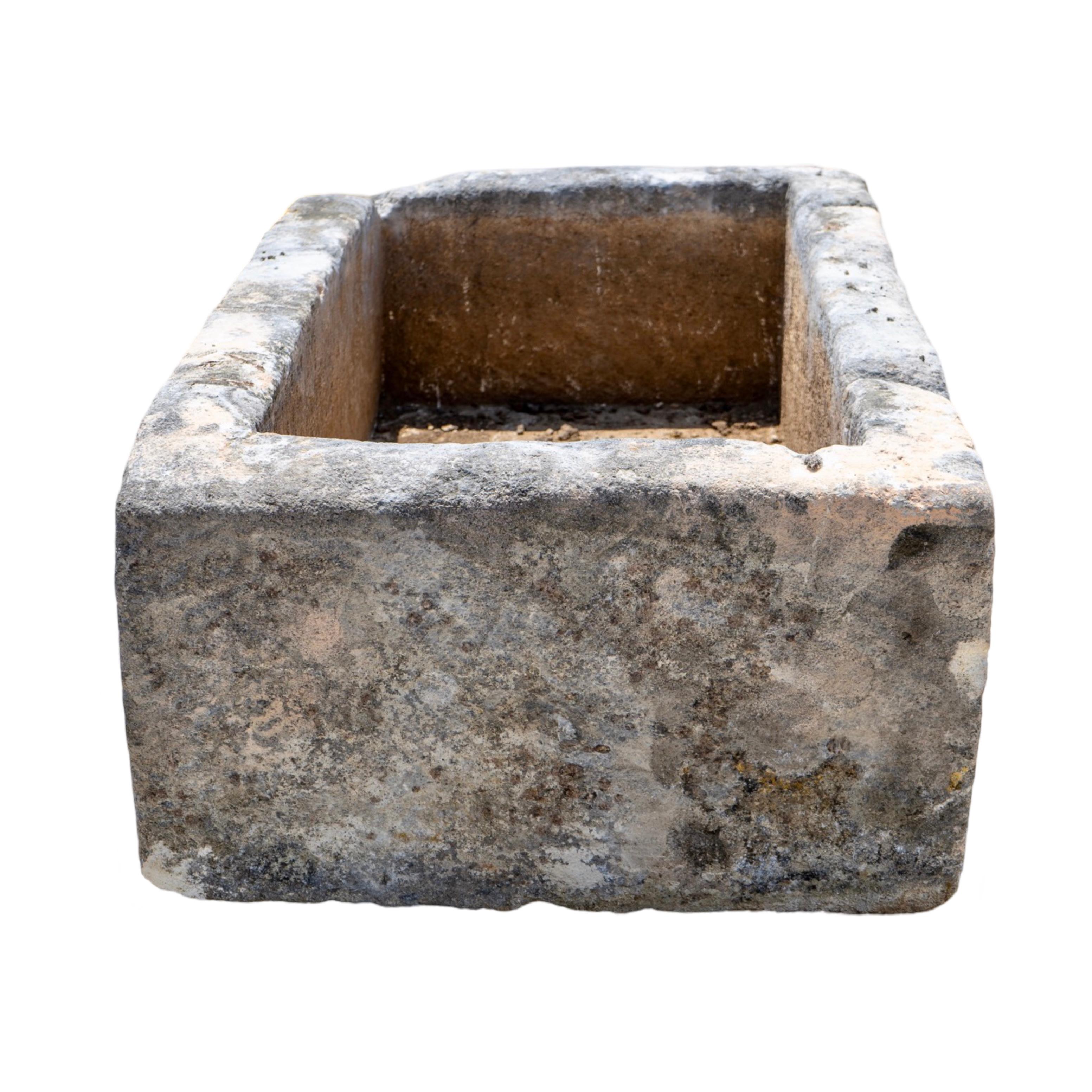 Trog aus französischem Kalkstein im Angebot 4