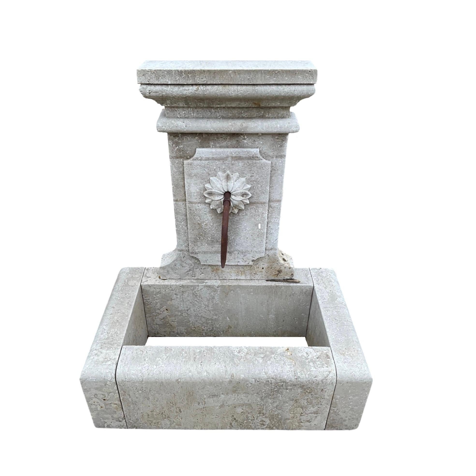 French Limestone Wall Fountain In Good Condition For Sale In Dallas, TX