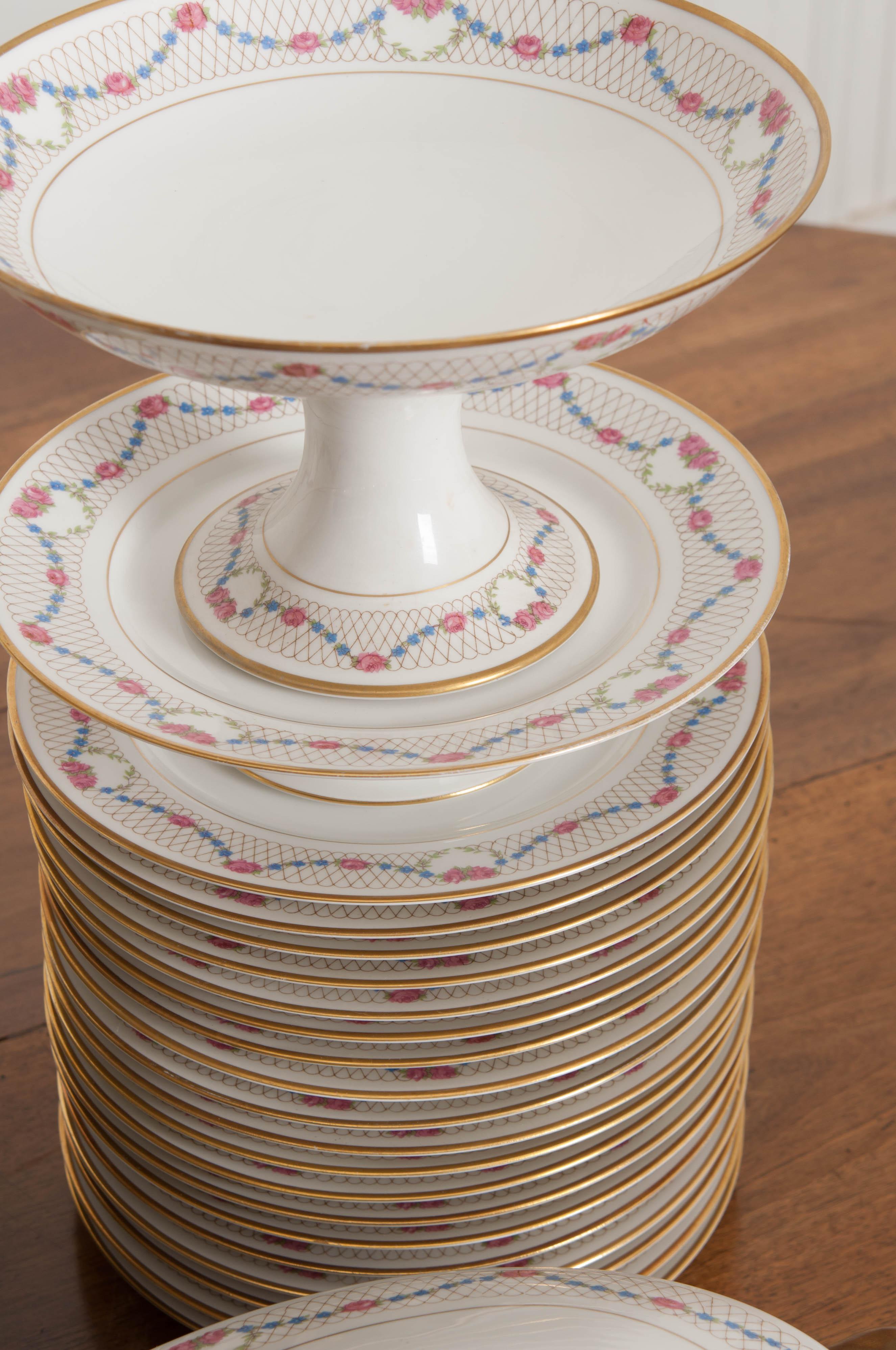 Porcelain French Limoges 92-Piece Parcel Dinner Service